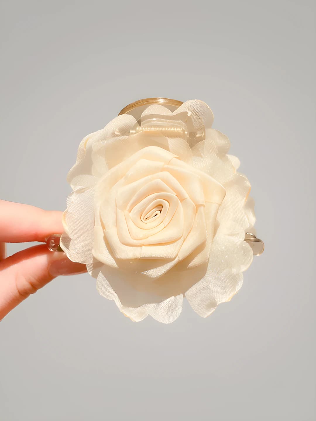 Beige floral clip 8 cm