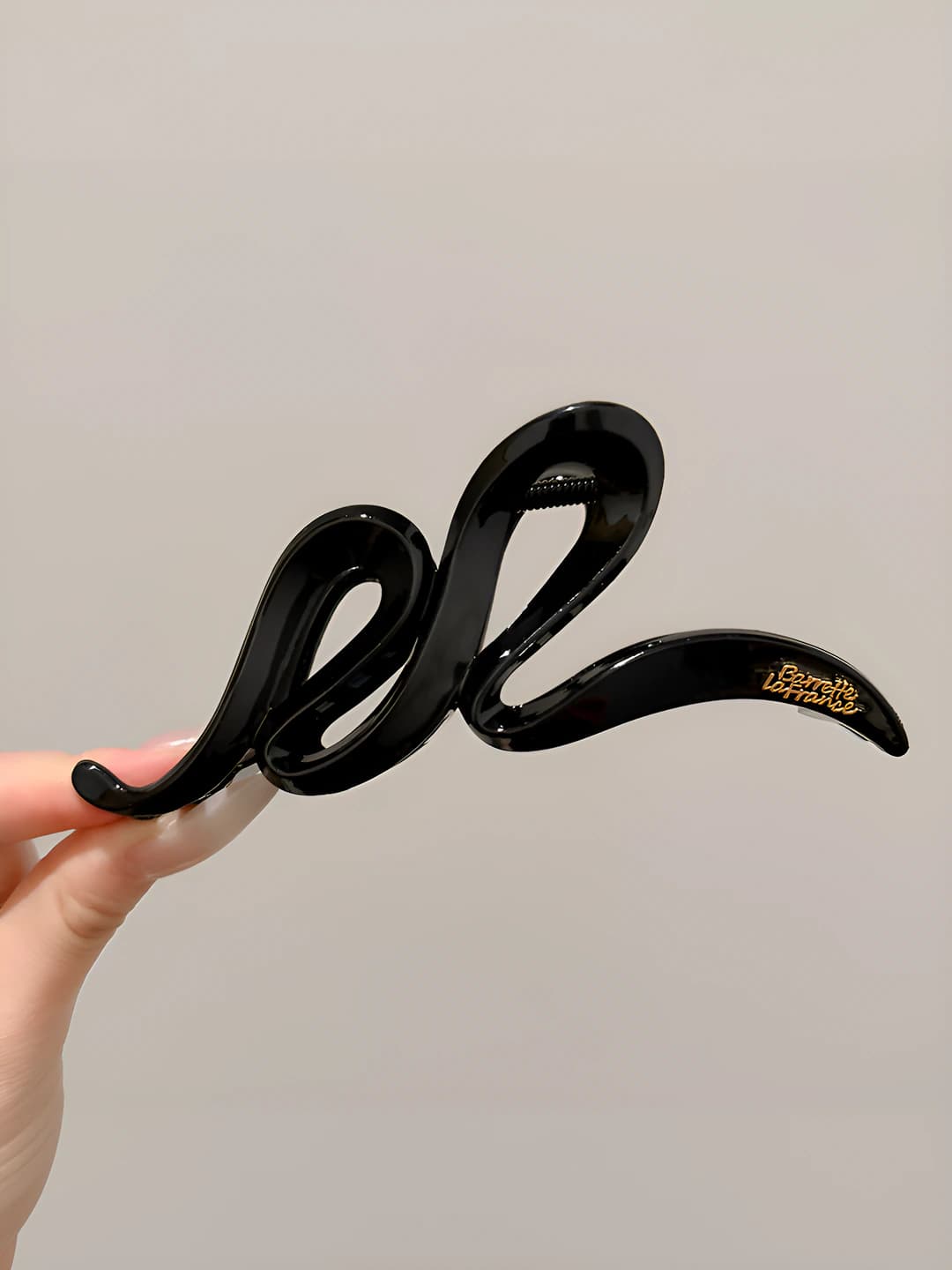 Yorqin qora to'lqinli tutqich 13.5 cm