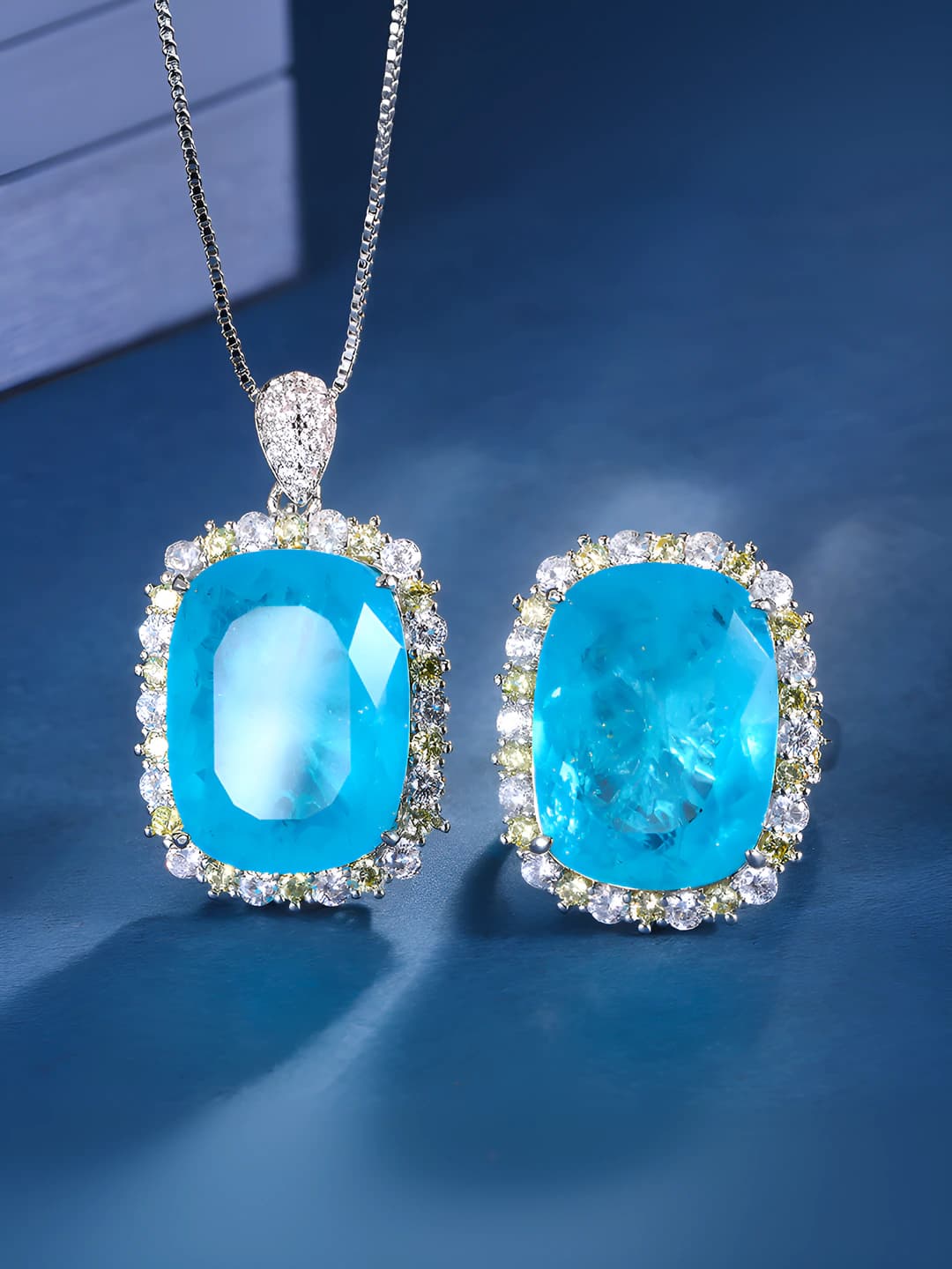 Women's set of copper base with real gold plating, diamond inlay, Paraiba color, rectangular shape
