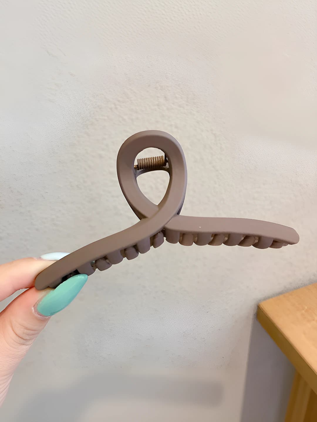 Dark coffee Y-clip, 11 cm