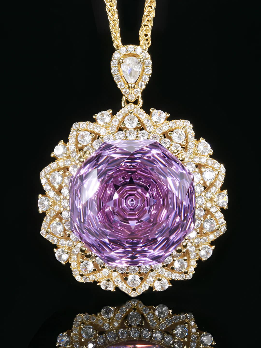 Gold pendant, Chopen chain