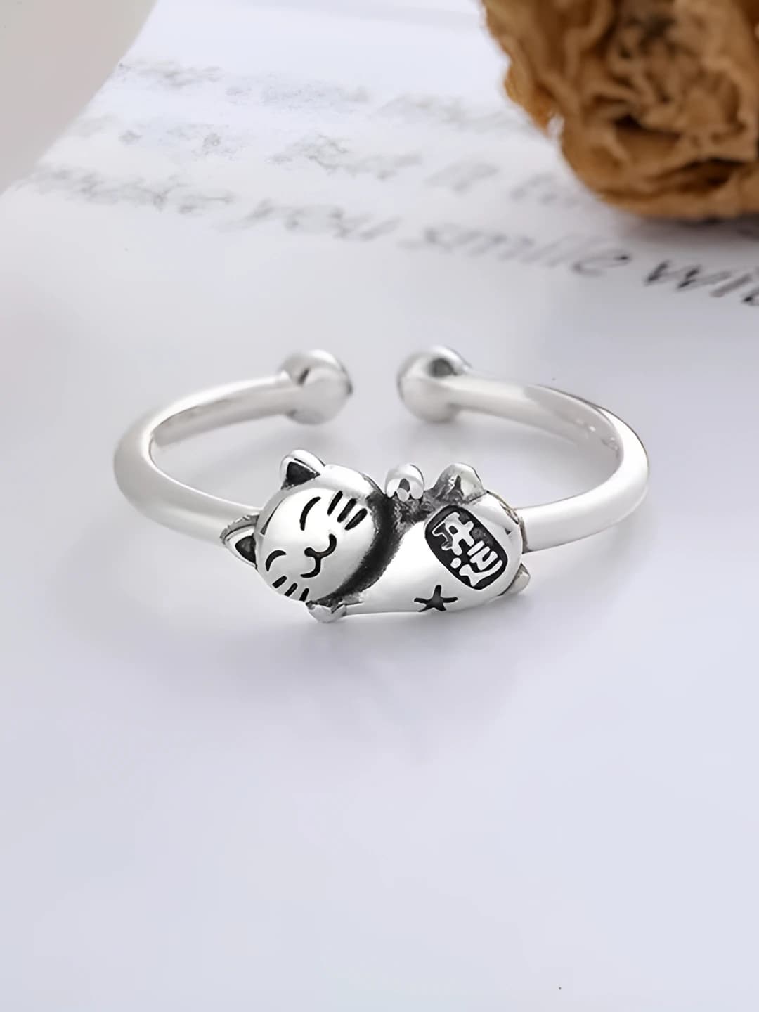 Women's open ring in retro style with lucky money cat figure