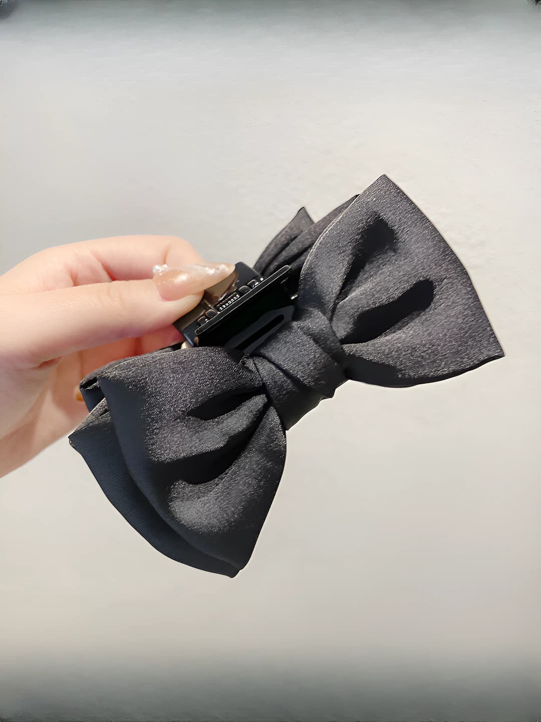 Black, 8 cm, bow 12 cm