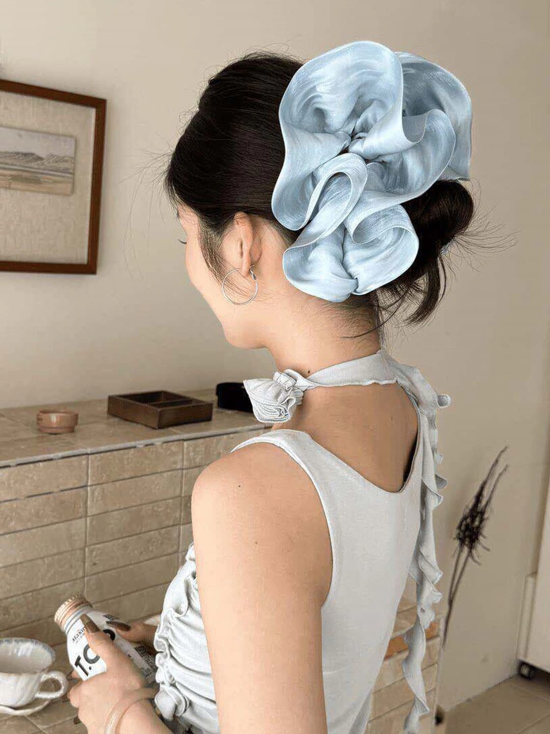 Blue clip, base ~13 cm