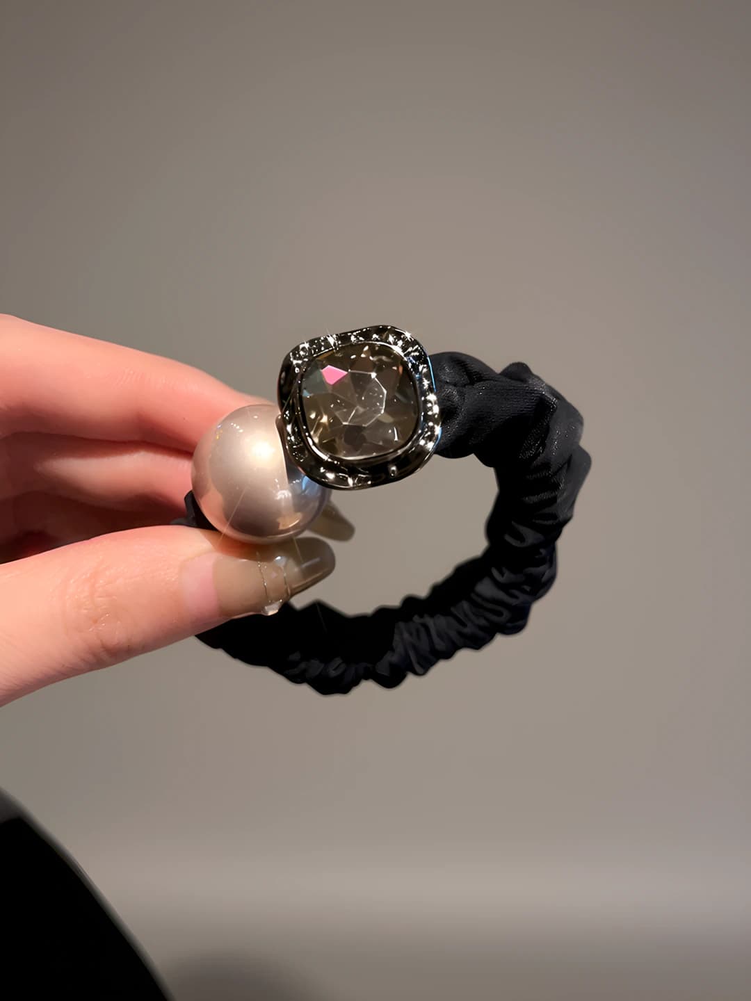 2# Champagne pearl rhinestone hair tie