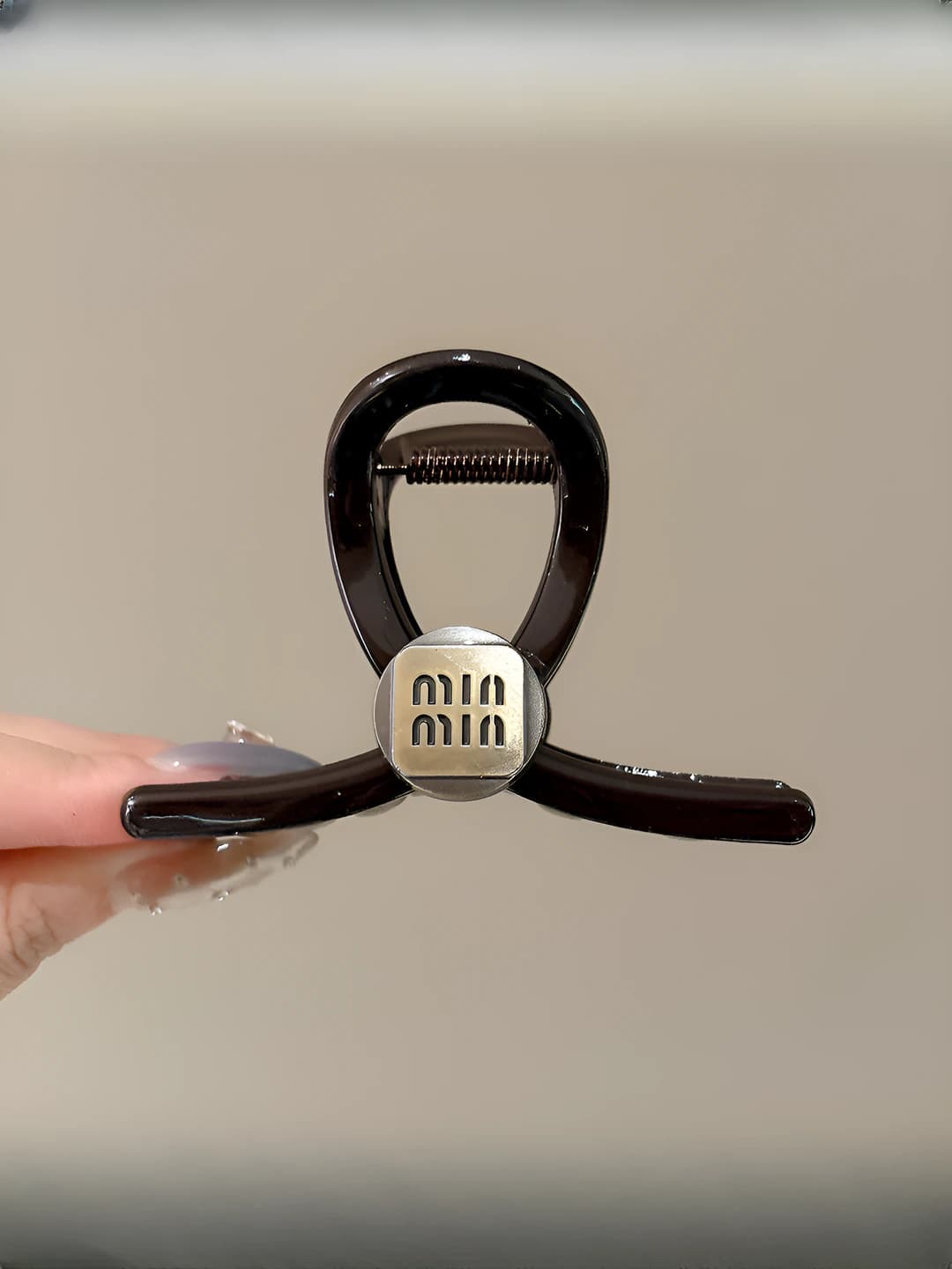 2# [Chocolate brown] Medium round letter logo 8 cm