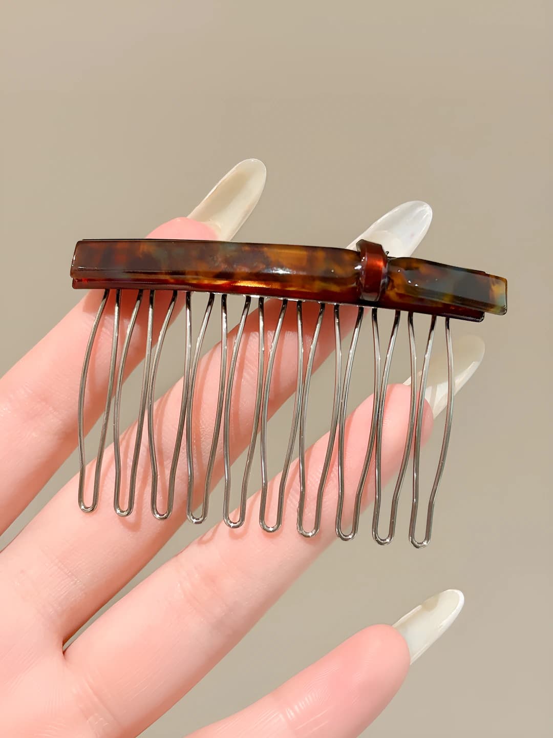 2# Amber comb - 7 cm
