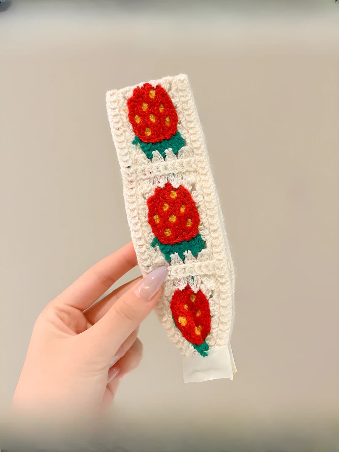 Bej qizil qulupnavli 37.5cm