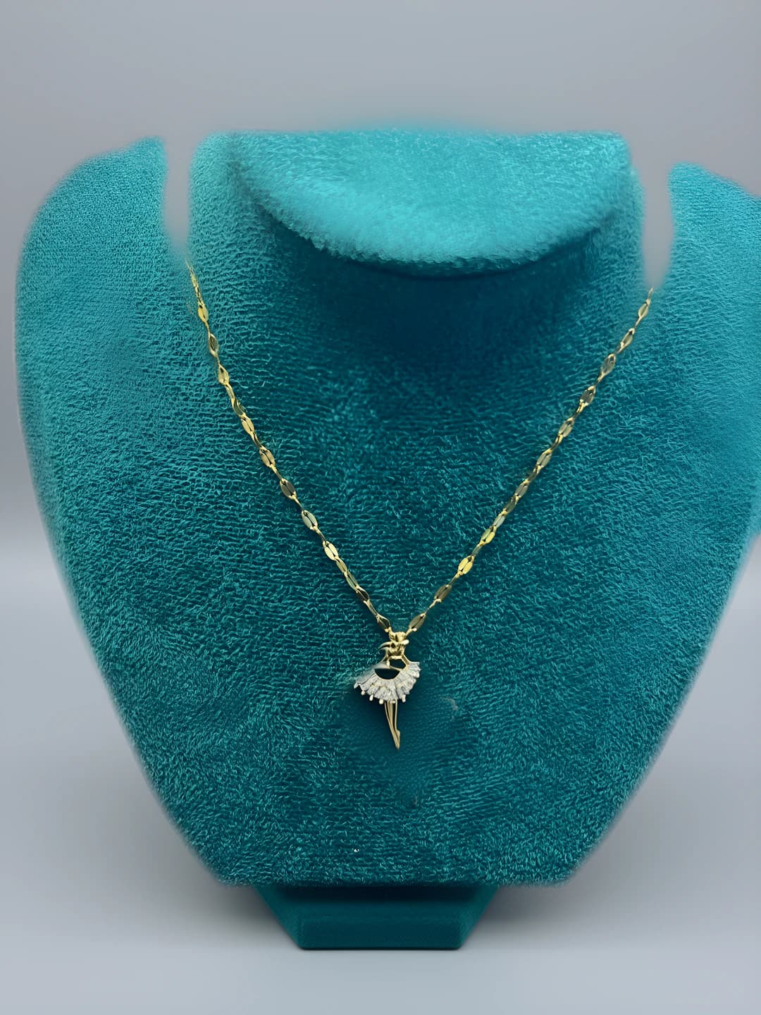 8986-Gold white