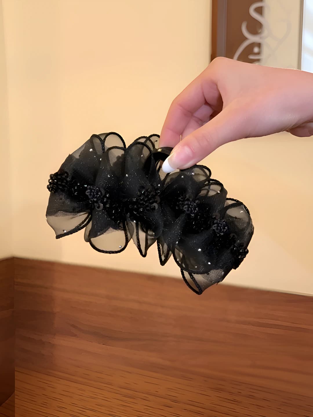 Black mesh cloud clip 13 cm