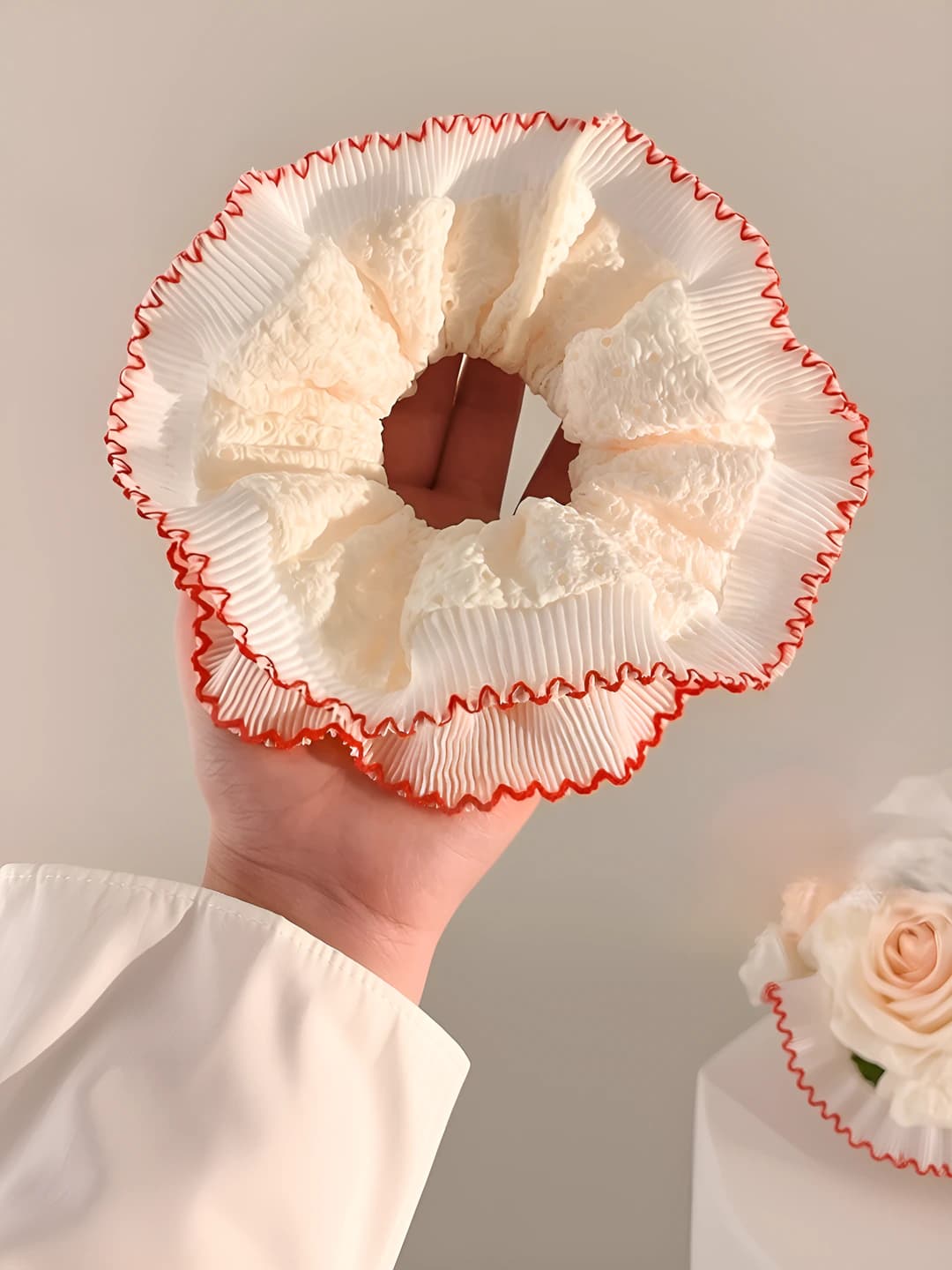 Red lace edge 2 layers - 16 cm