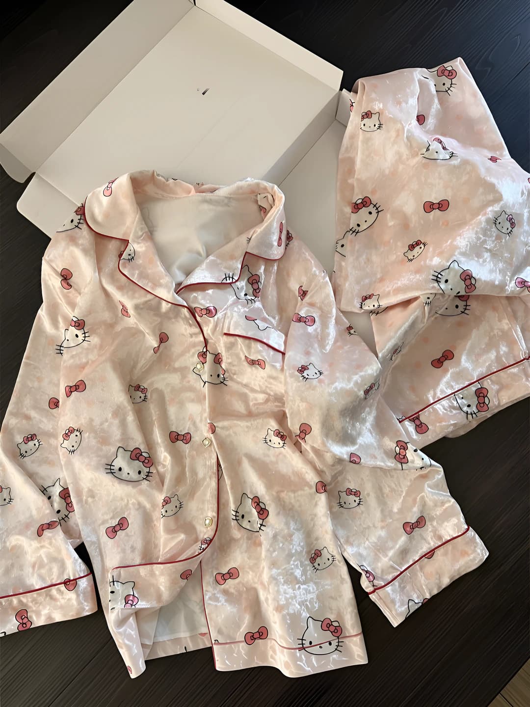 Women's Hello Kitty pajama set: fleece-lined, warm, lapel collar, long sleeve, trousers, loungewear for autumn, winter and spring