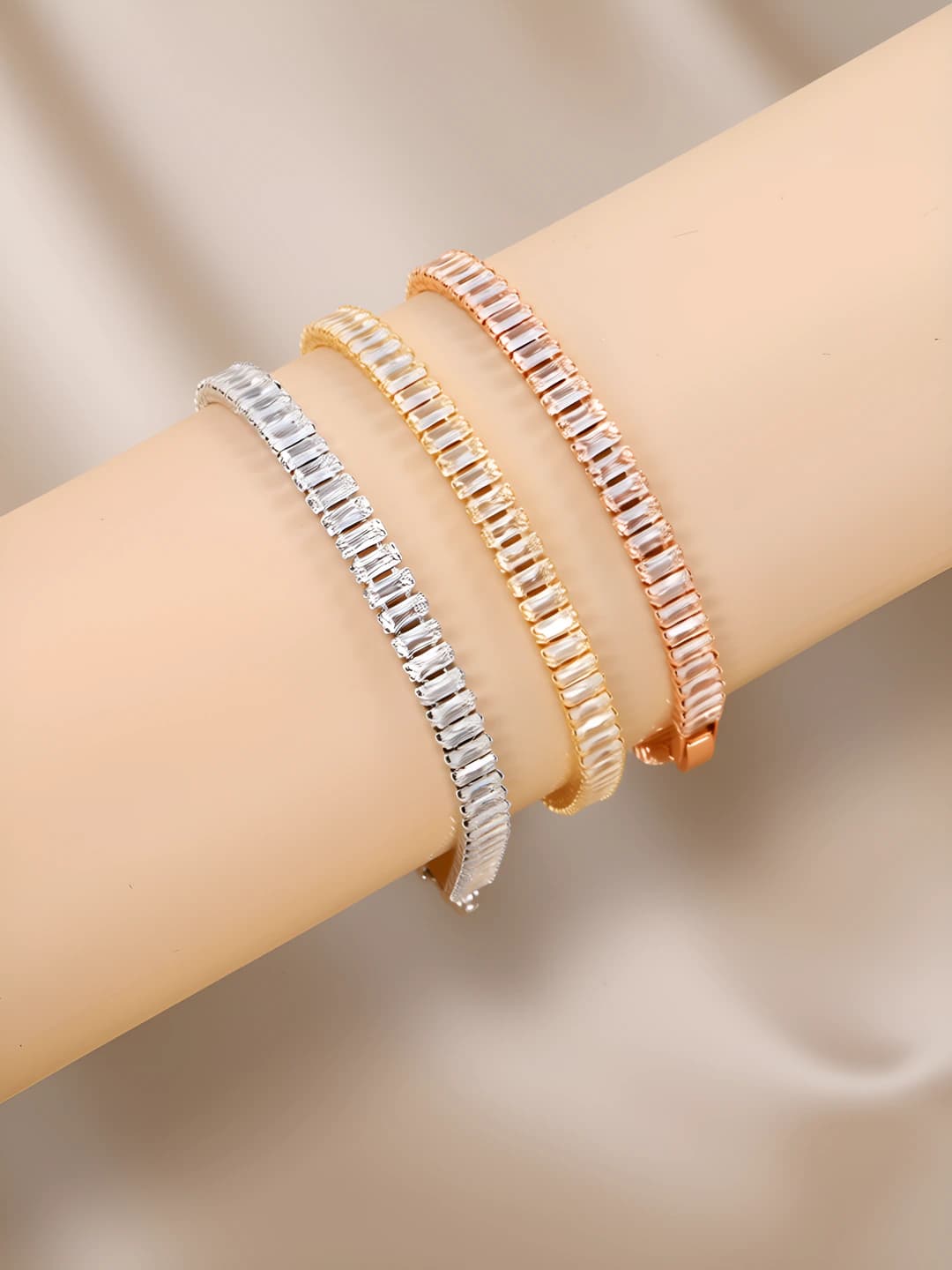 Women's full diamond zircon bracelet, French style, light luxury, unique design, copper alloy