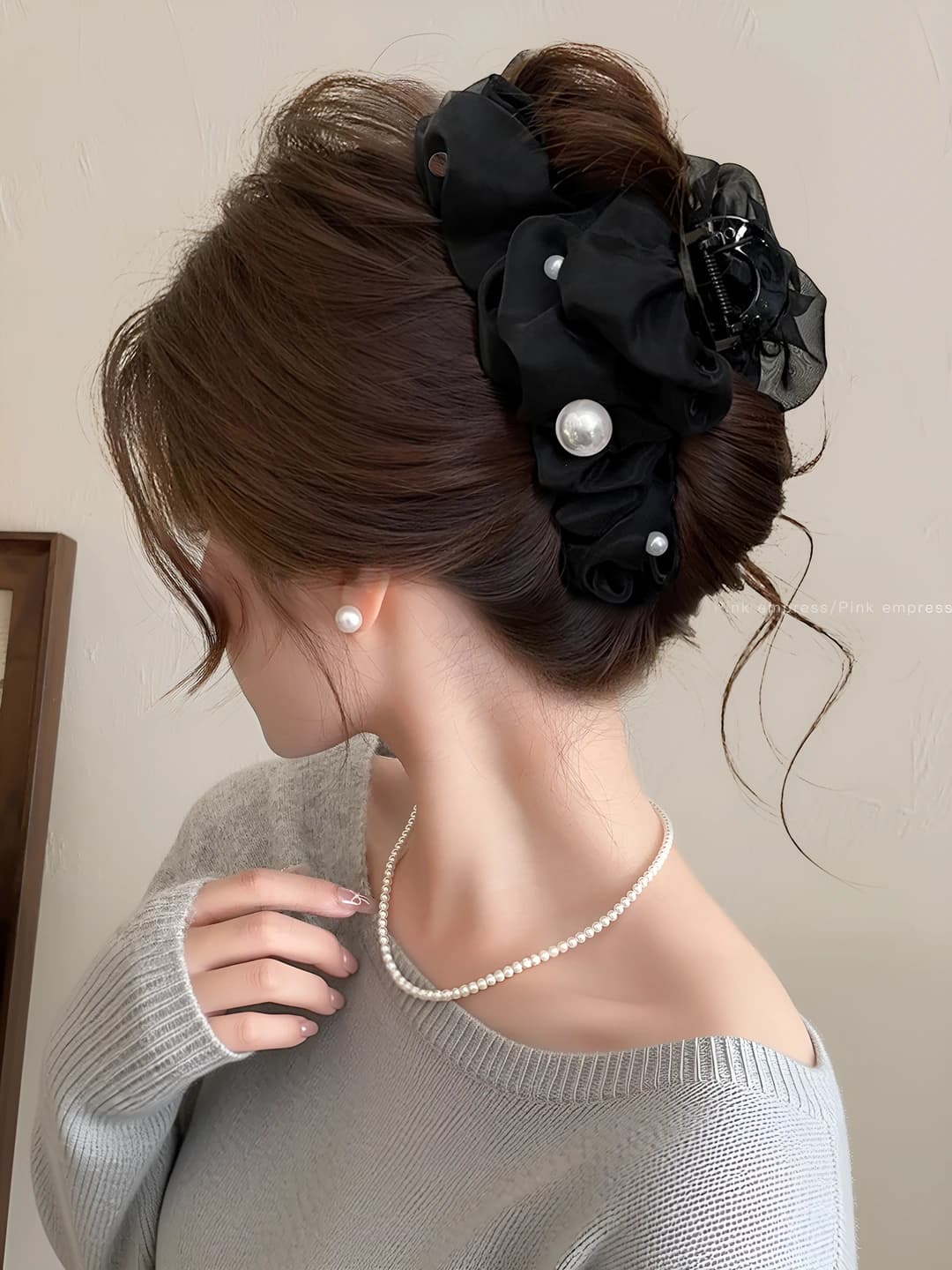 Black, pearl, mesh, 13 cm