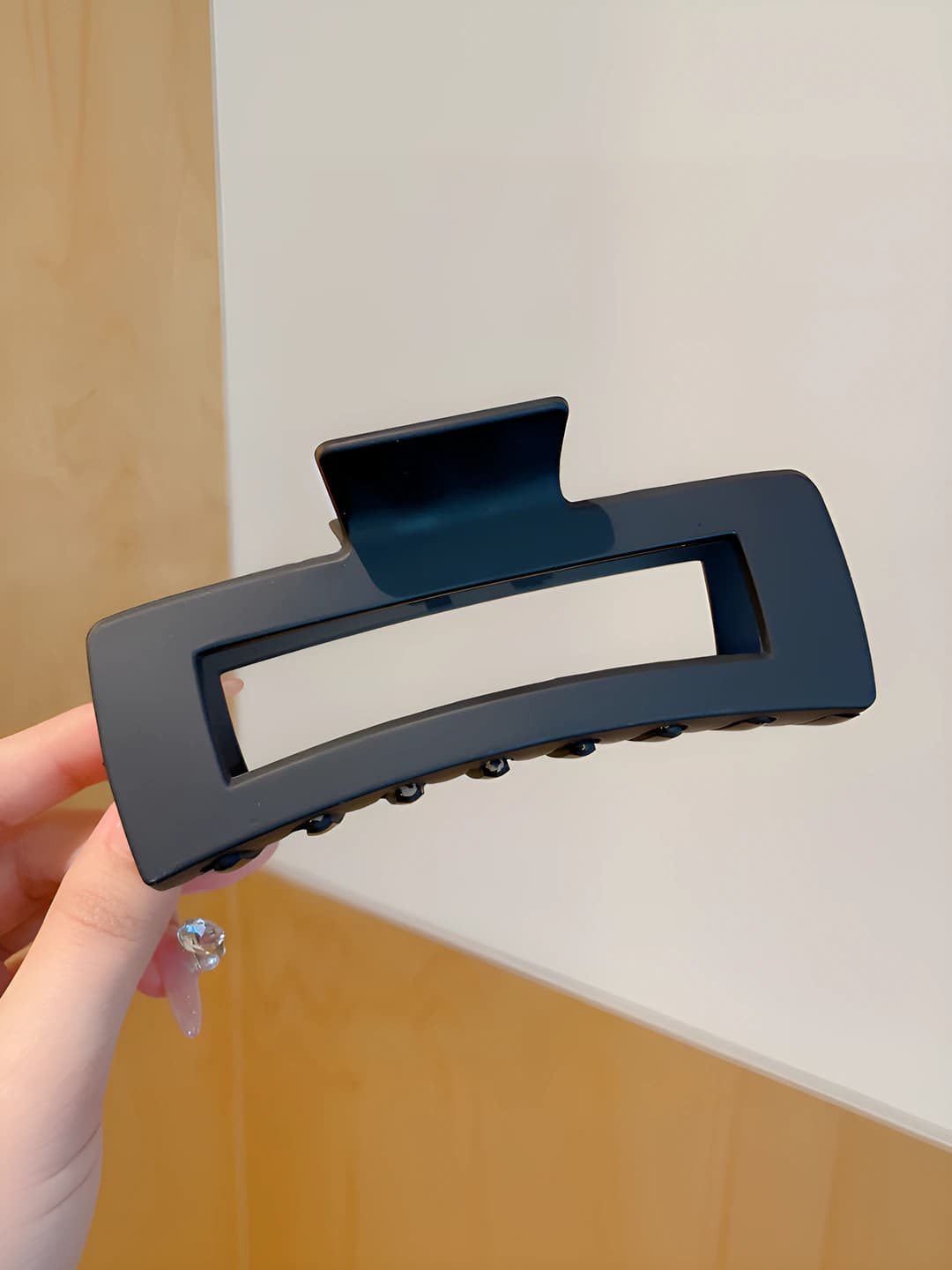 Matte black square claw clip 12.5cm