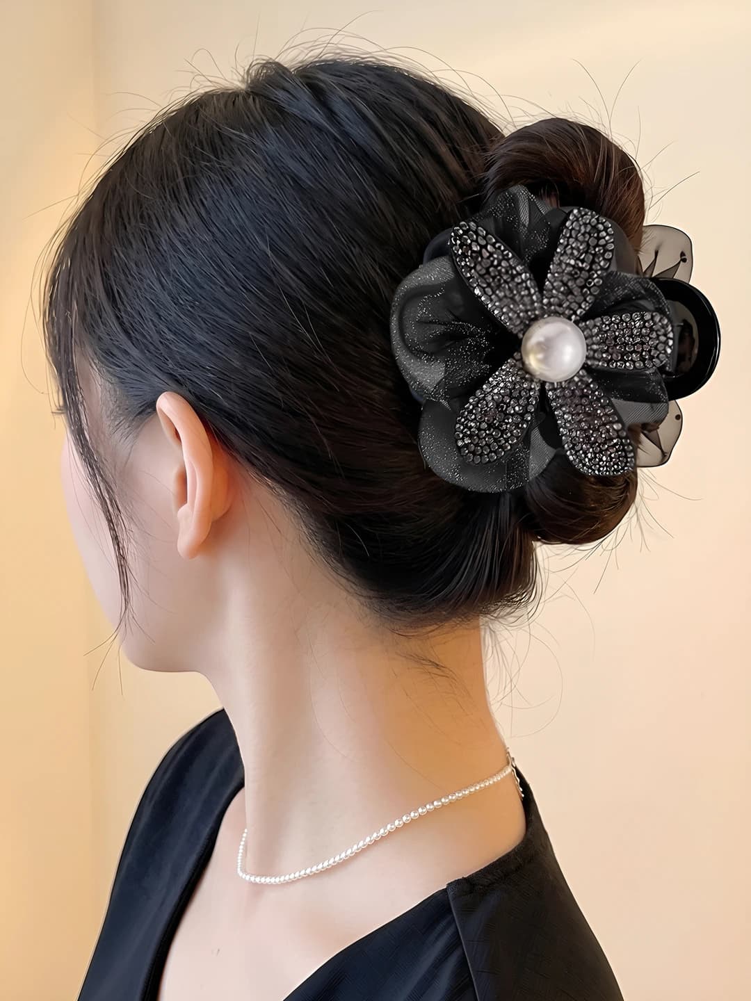 Black, 5 petals, 8 cm