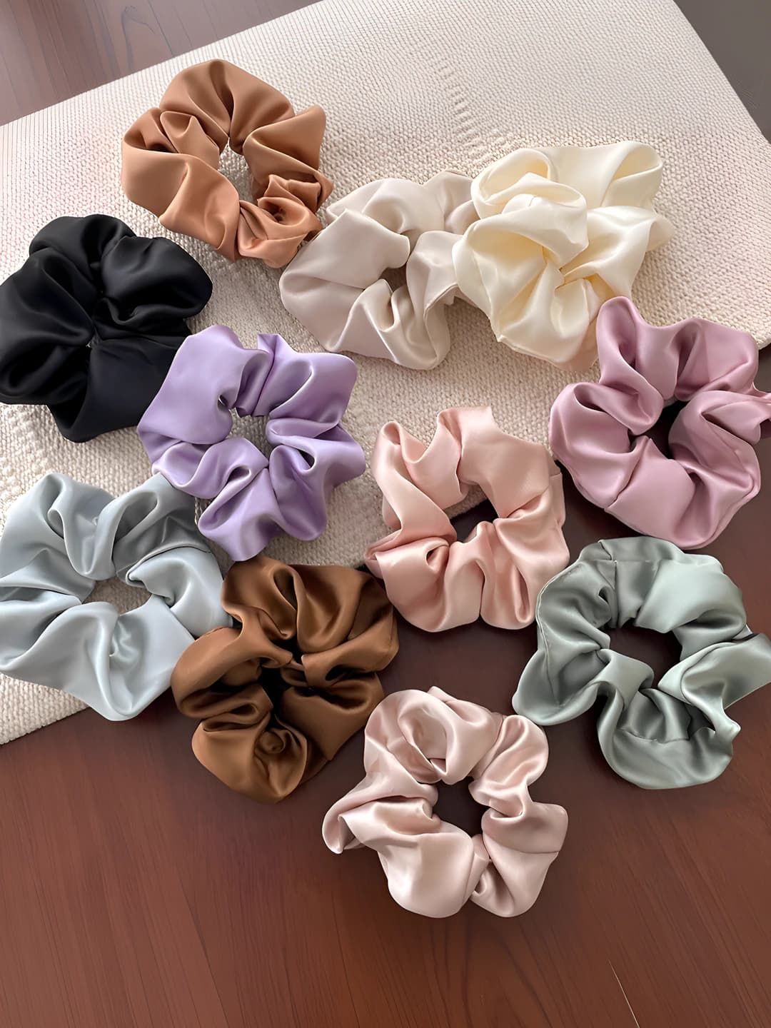 Women's Korean style solid colour high stretch satin hair tie