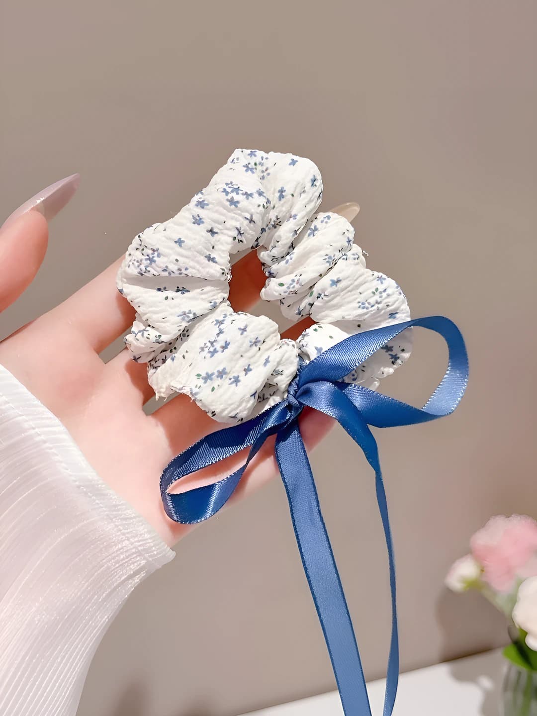 Blue, thin bow, 9 cm