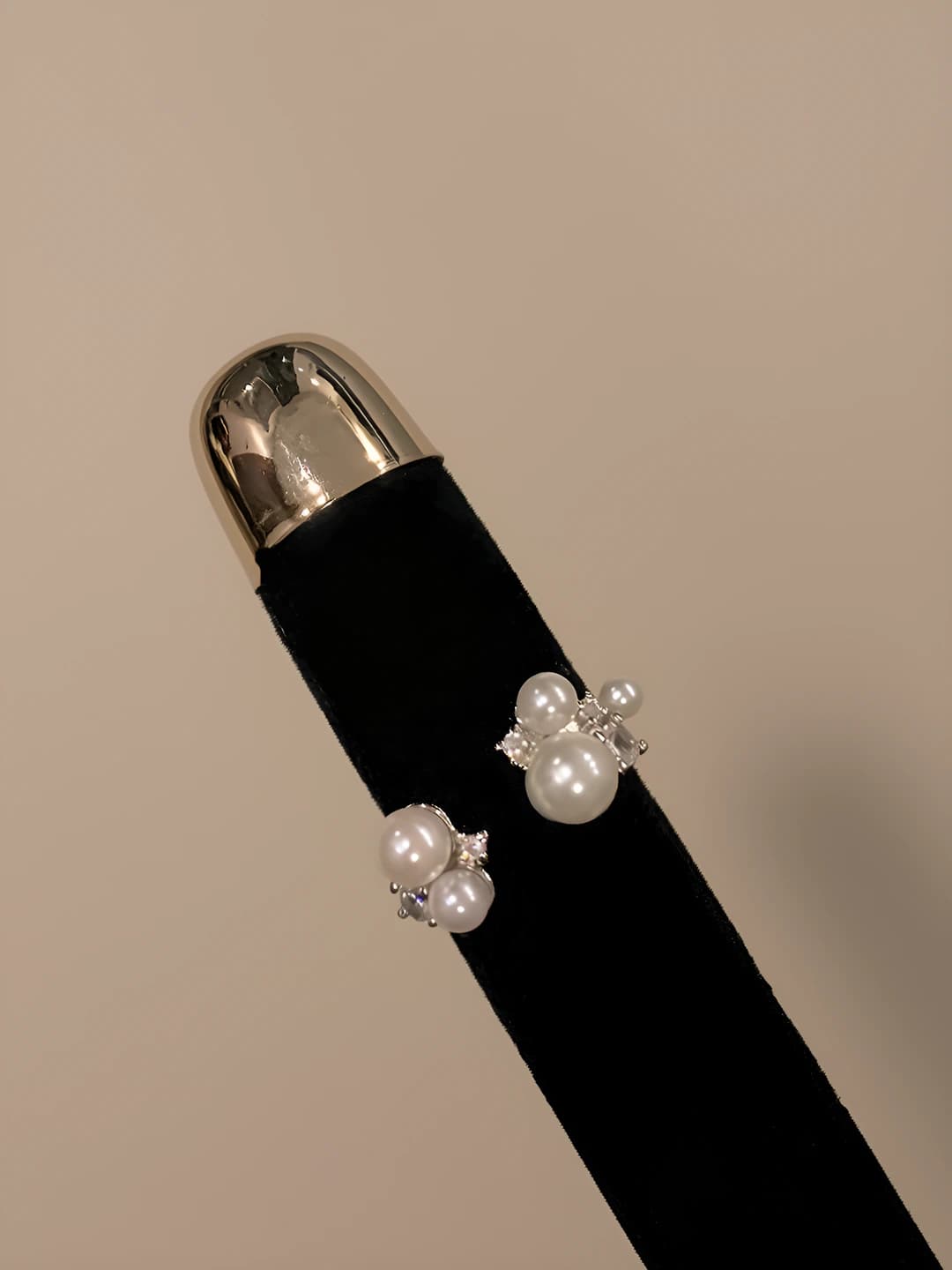 4# 1704 zircon pearl ring, open