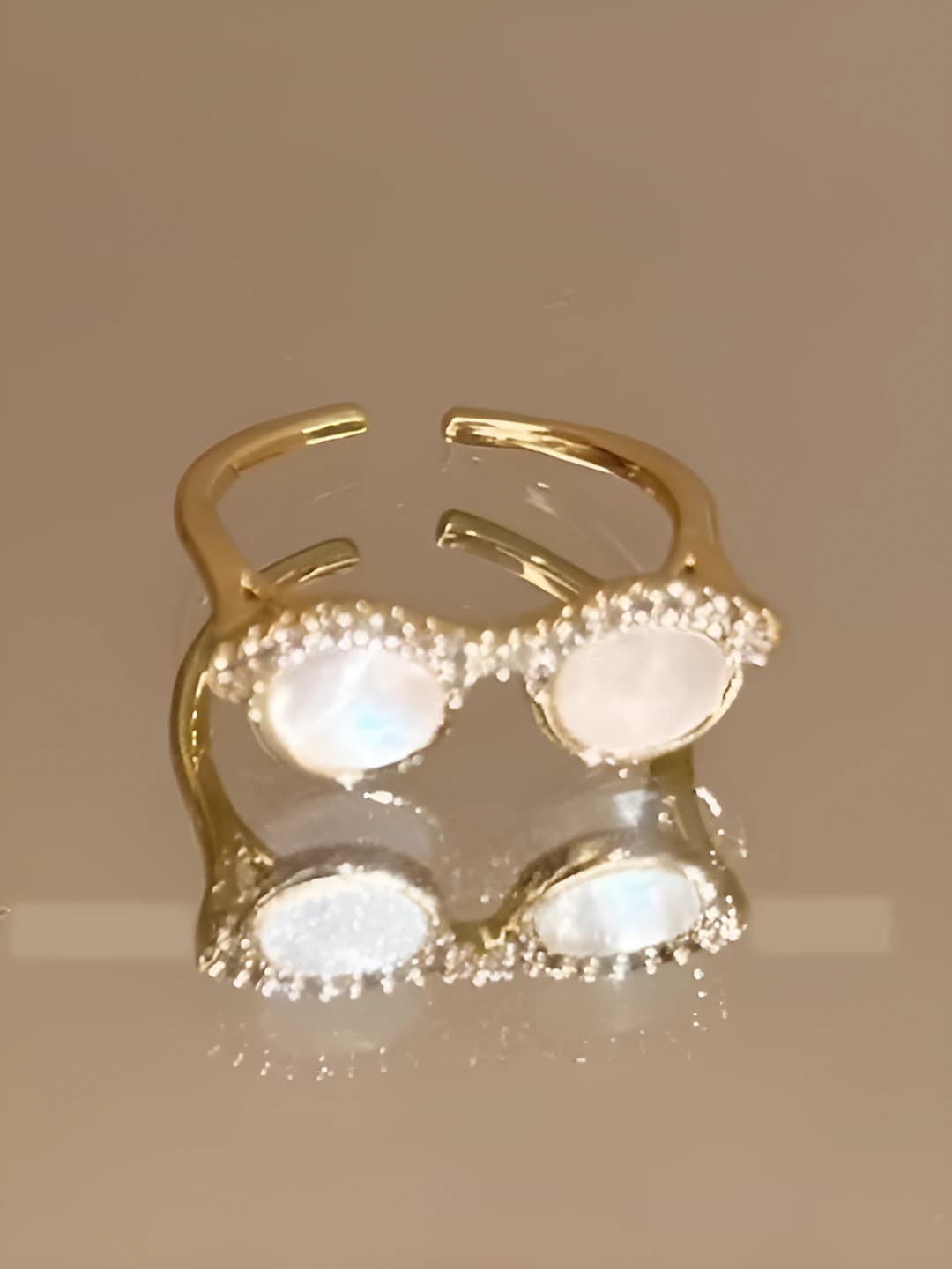 Gold enamel ring