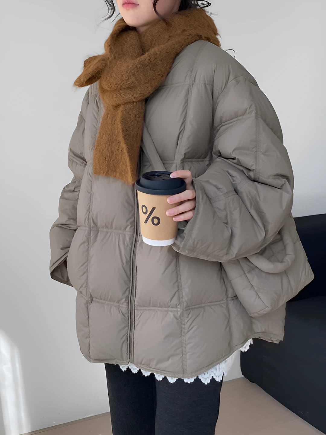 Women's down jacket: warm, 90% white duck down, crew neck, loose fit, long sleeve, zip, solid colour, mid-length