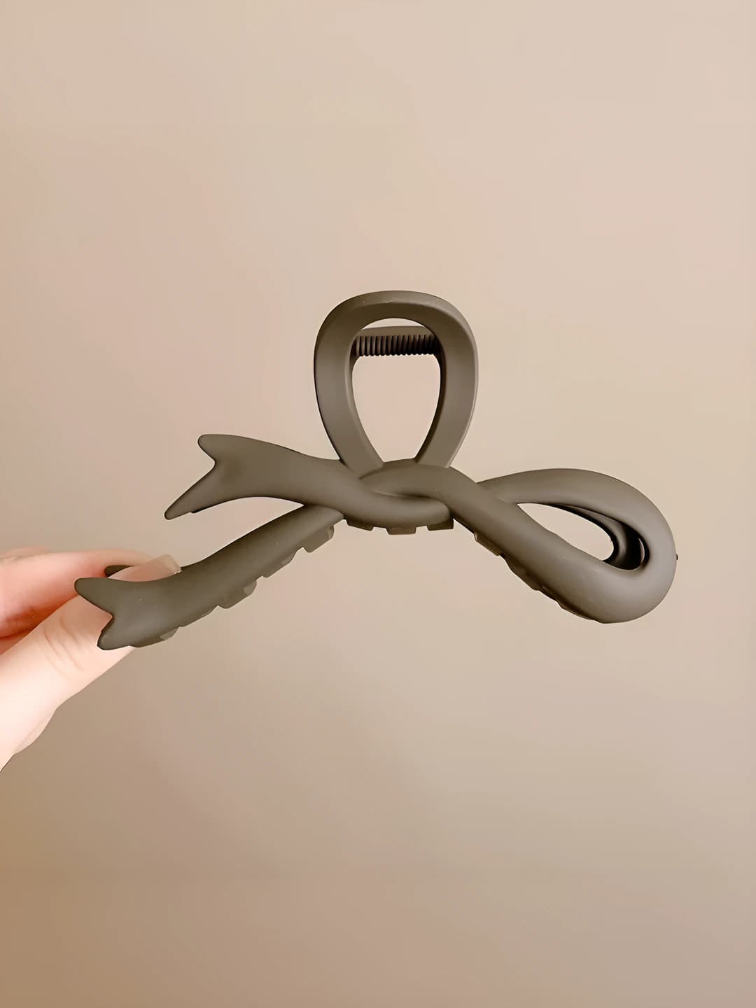 6# Dark coffee bow clip