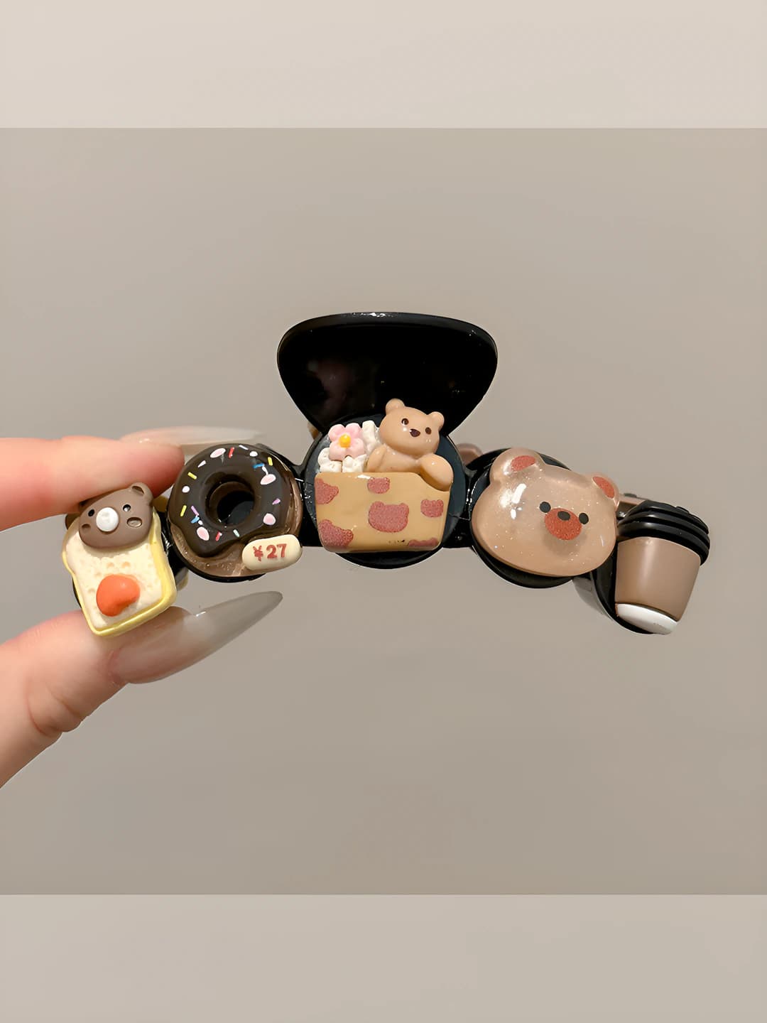 9# Donat, yaltiroq qora asos