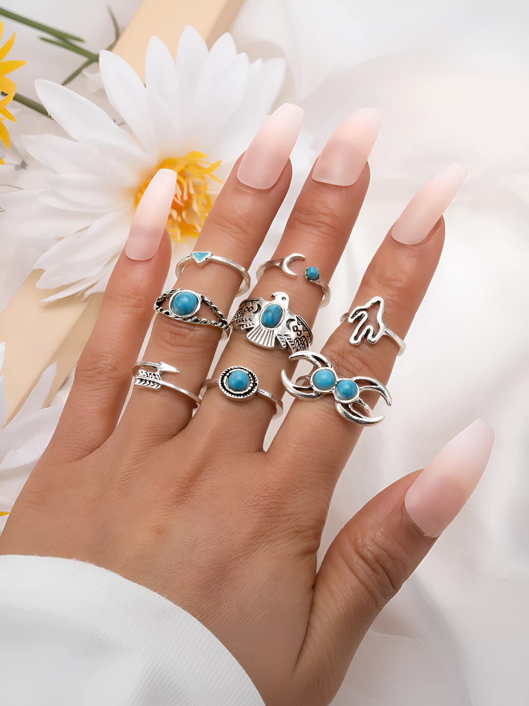 Women's retro style 8-piece ring set: turquoise, eagle, cactus, moon and arrow design, zinc alloy