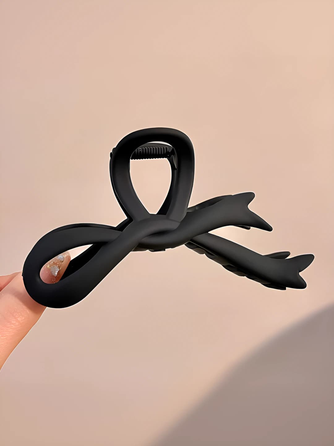 Matte black bow clip, 11 cm