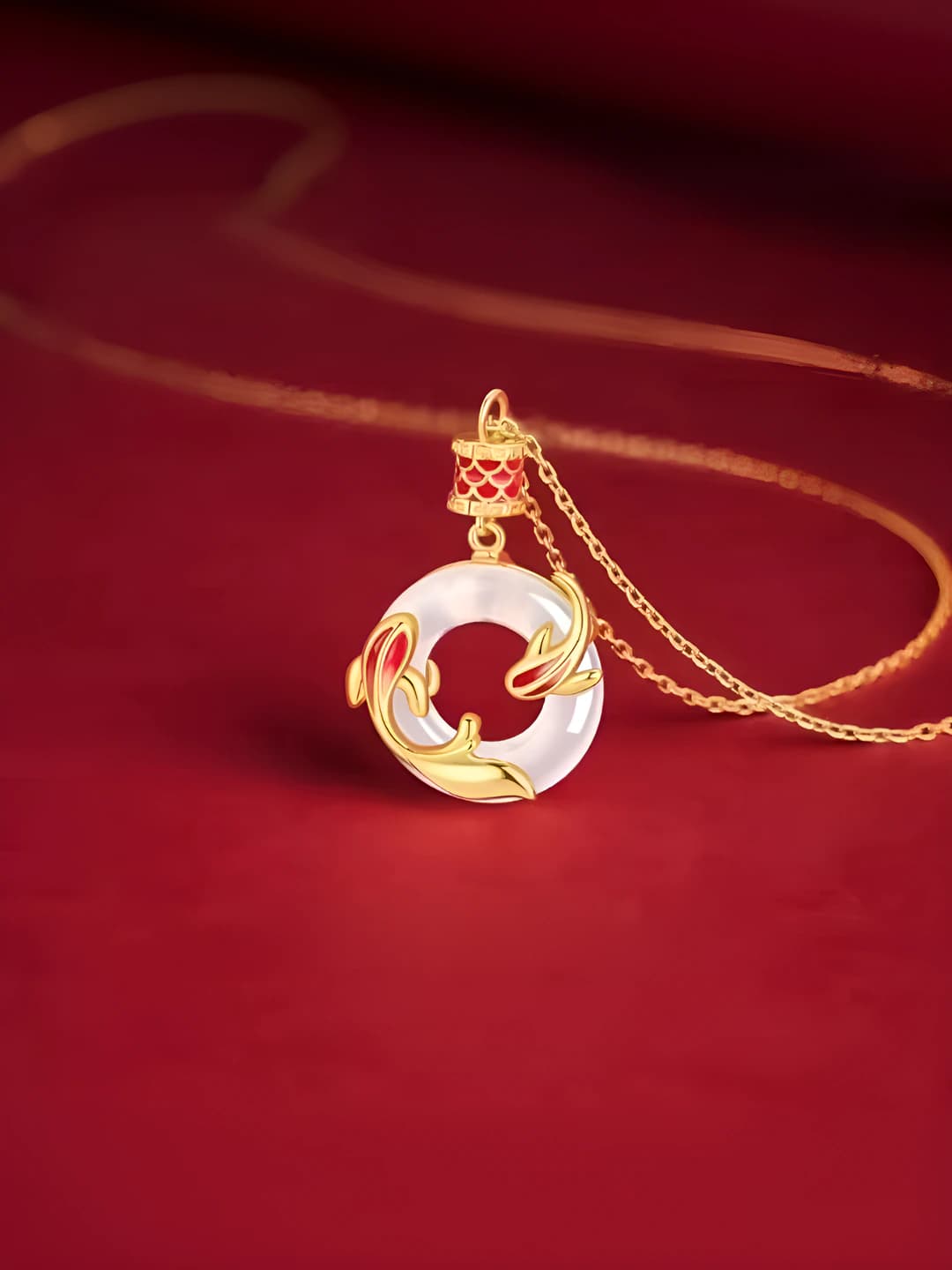 Women's chain necklace with double koi fish pendant