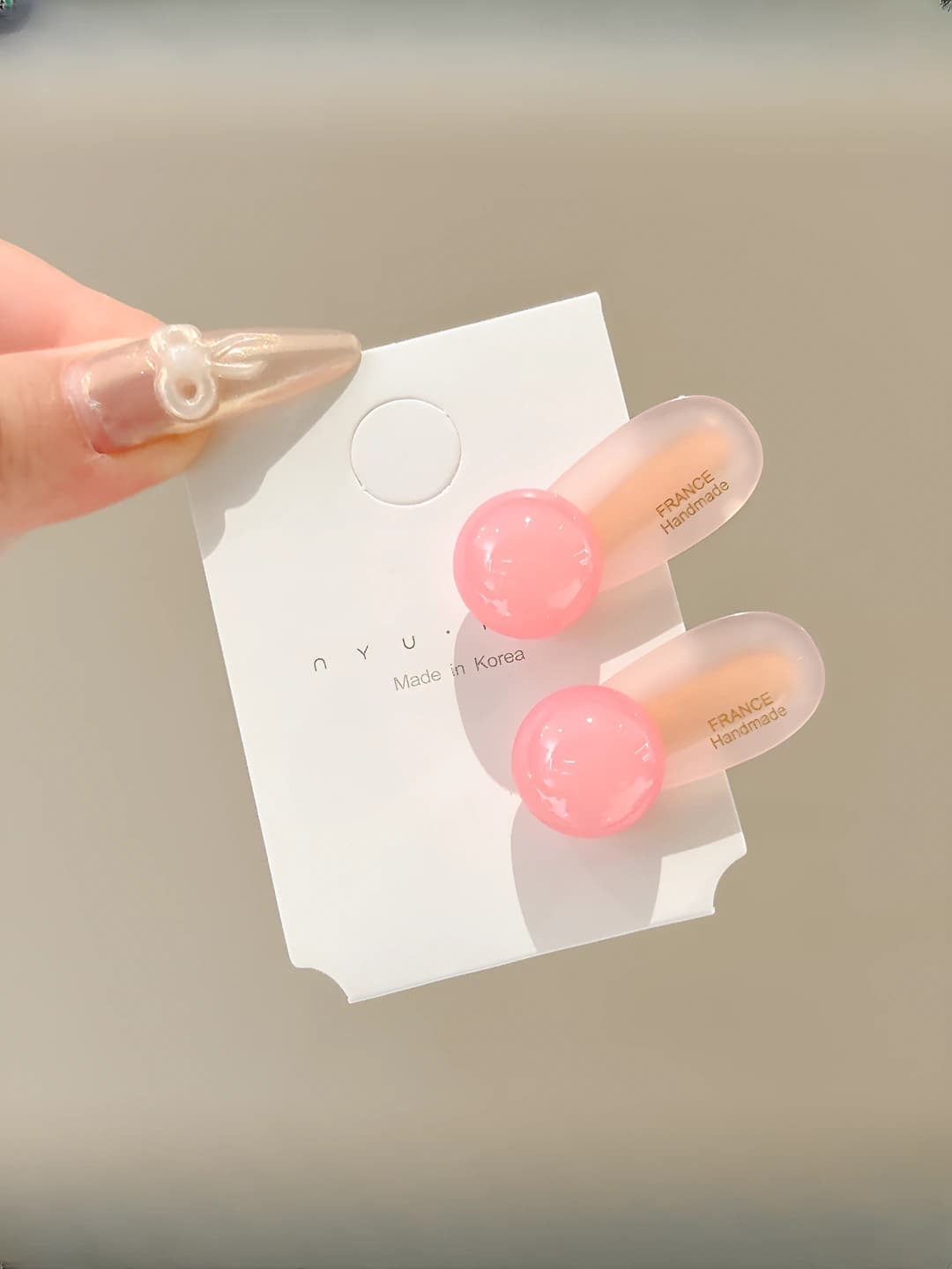 Light pink (~3.5 cm)