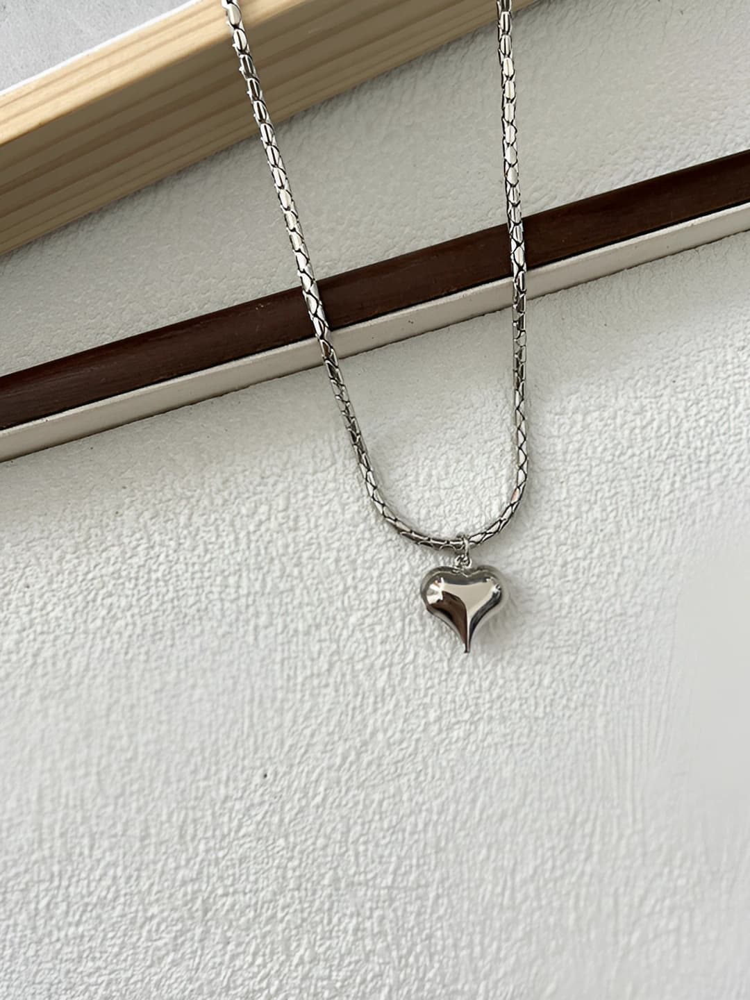 Women's heart pendant chain in Korean style, natural style