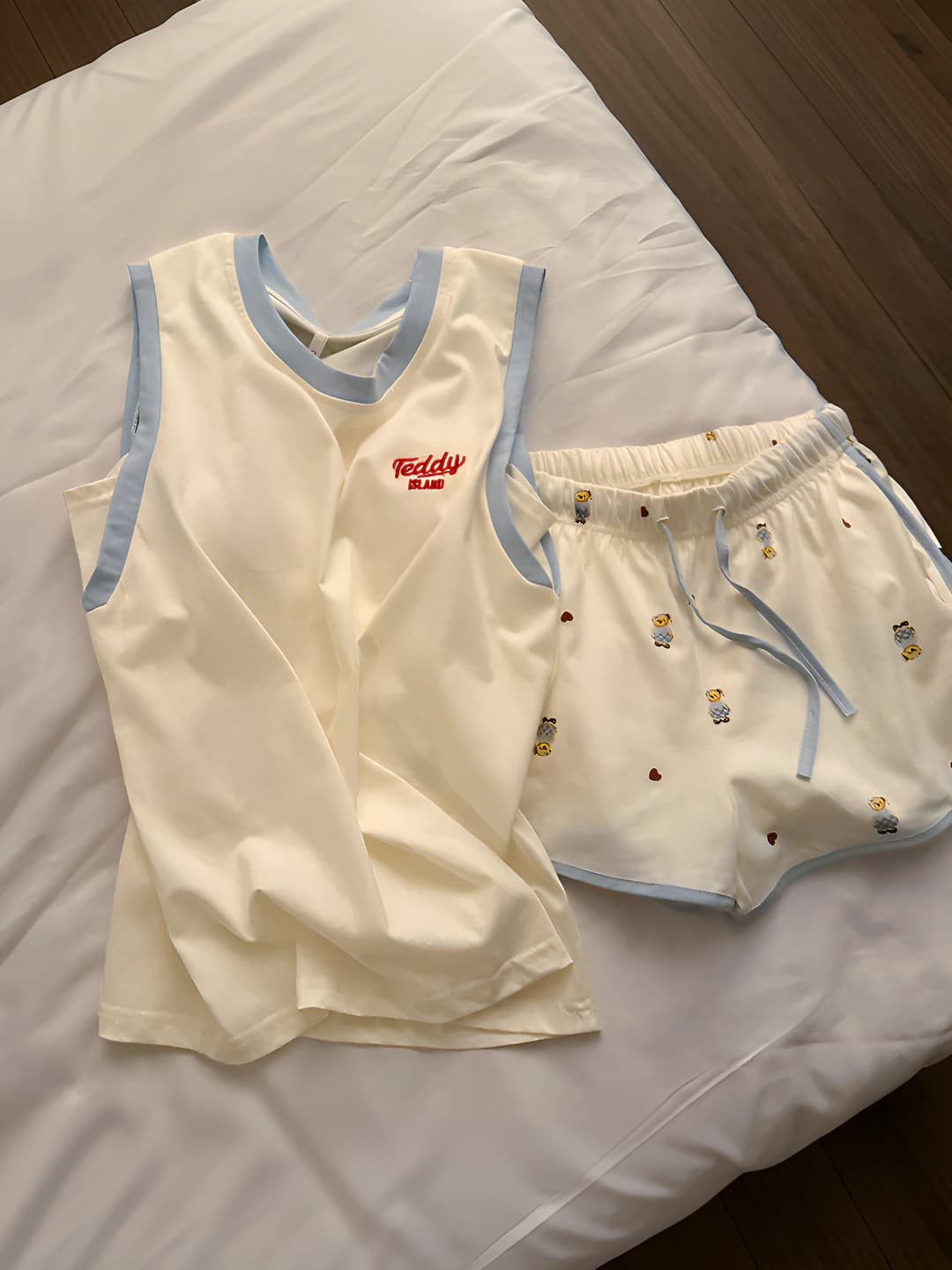 Women's summer sleeveless pajama set: tank top and shorts, crew neck, thin, polyester, loungewear
