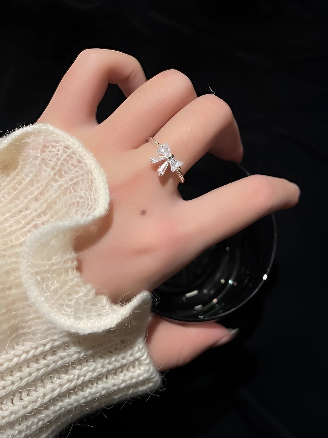 Women's shiny bow ring