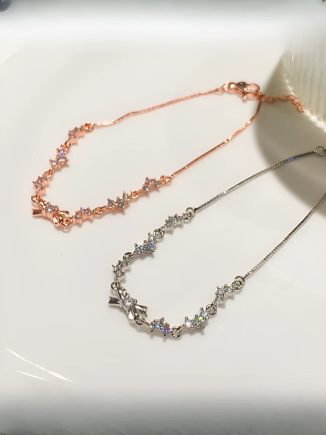 Women's Summer Light Luxury Small Rhinestone Bow Bracelet, Elegant and Minimalist