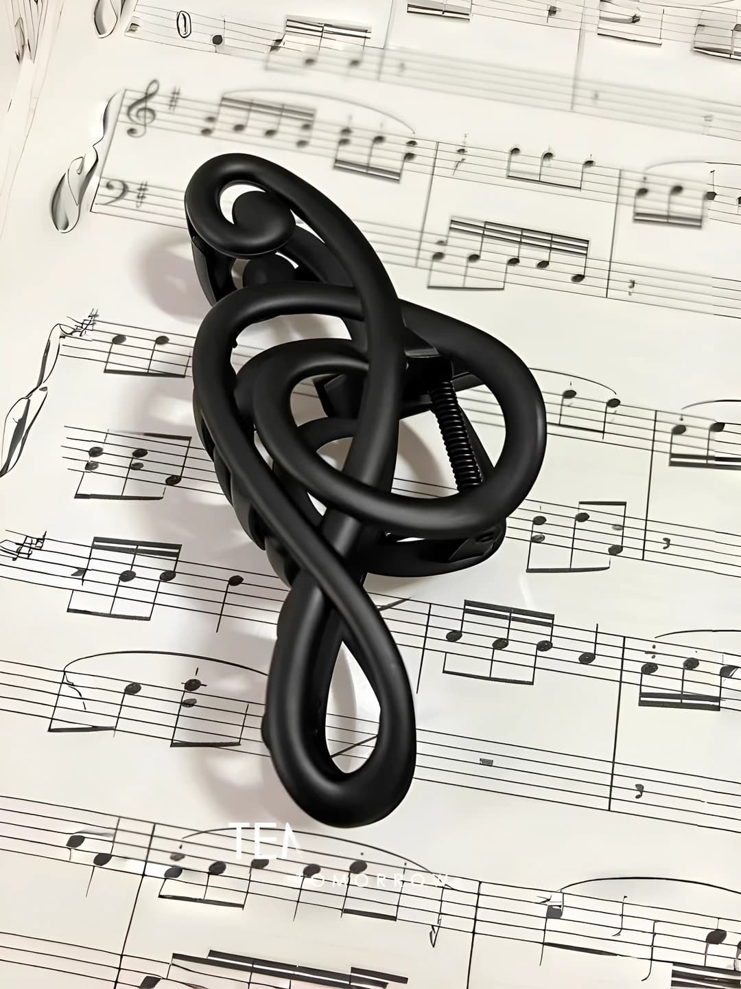 Matte black note clip