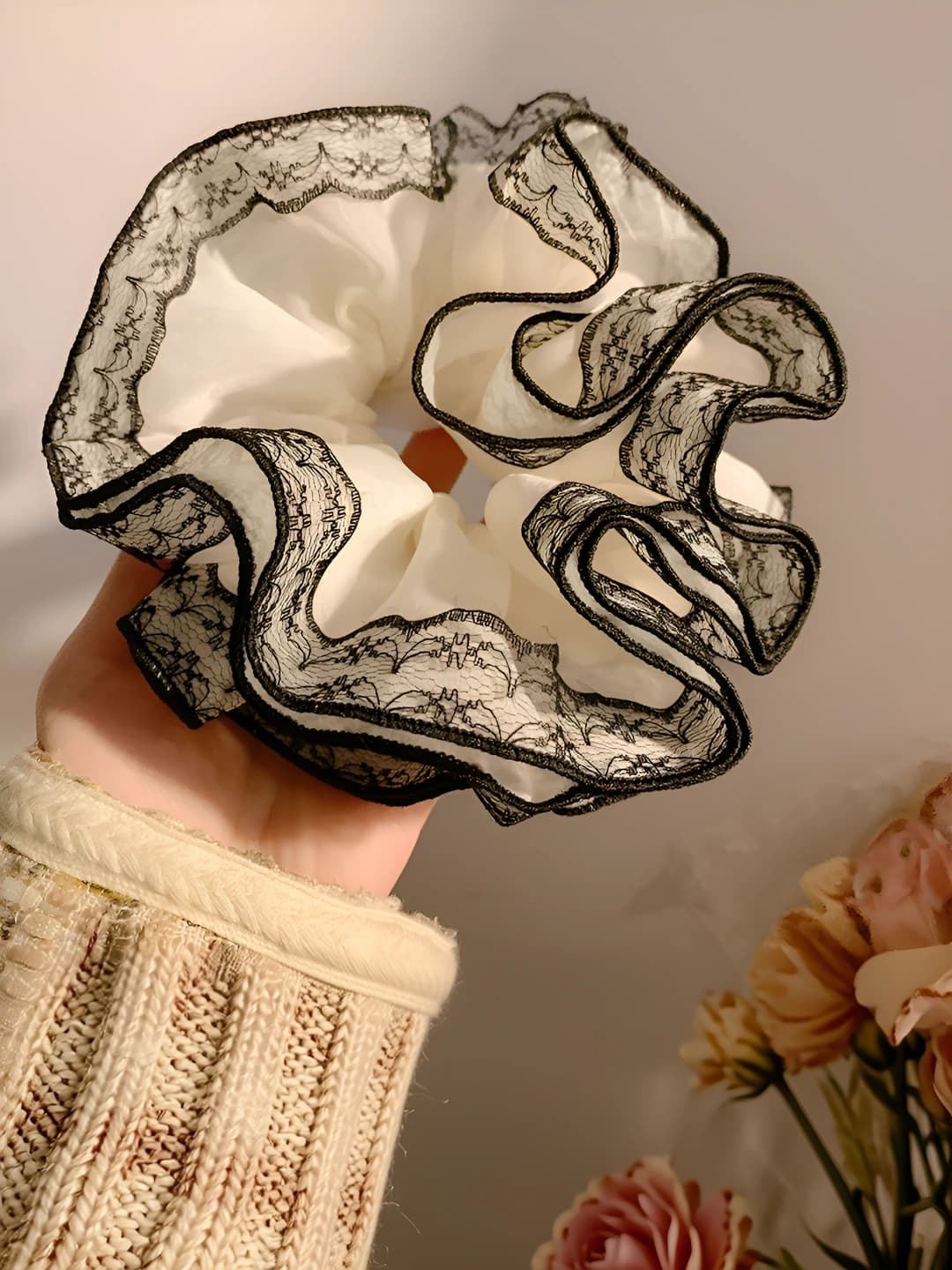 White lace edge 2 layers - 17 cm