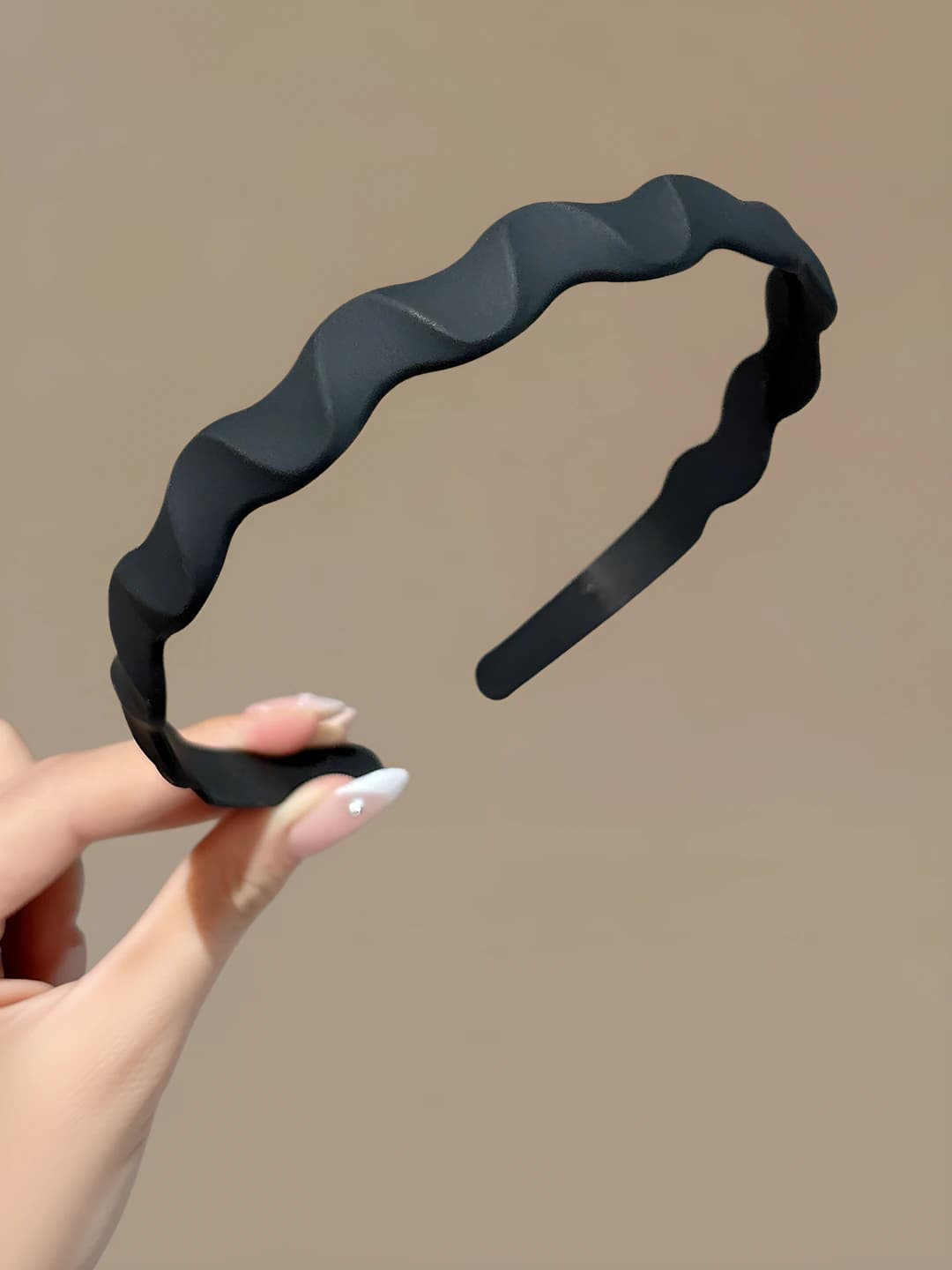 1# Black wavy headband
