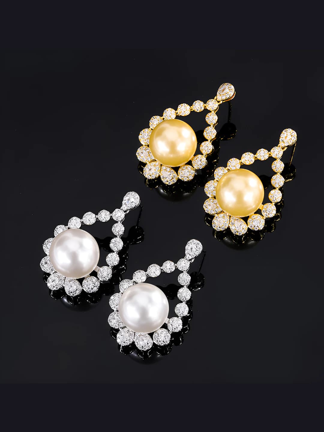 Women's 14mm Korean style geometric stud earrings with gold plating, shell and pearl inlays