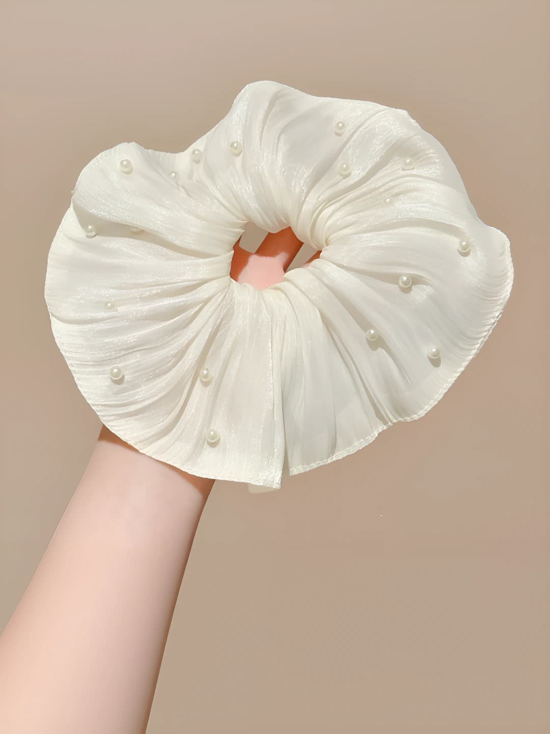 1# White pearl ruffle 20 cm