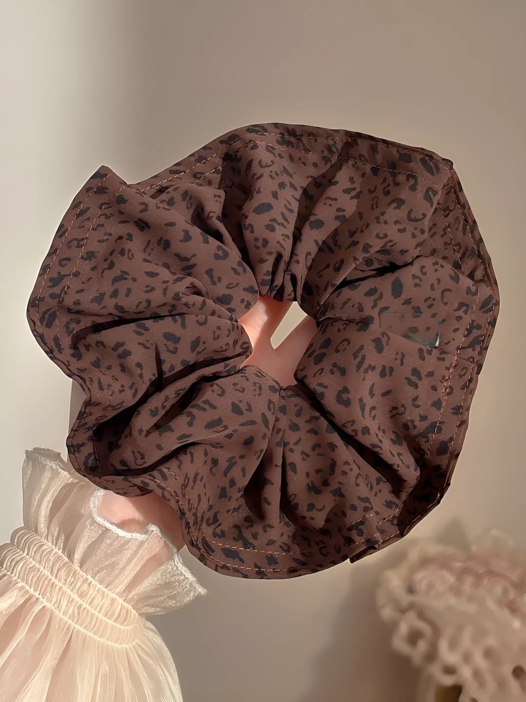 Dark coffee leopard approx 18 cm