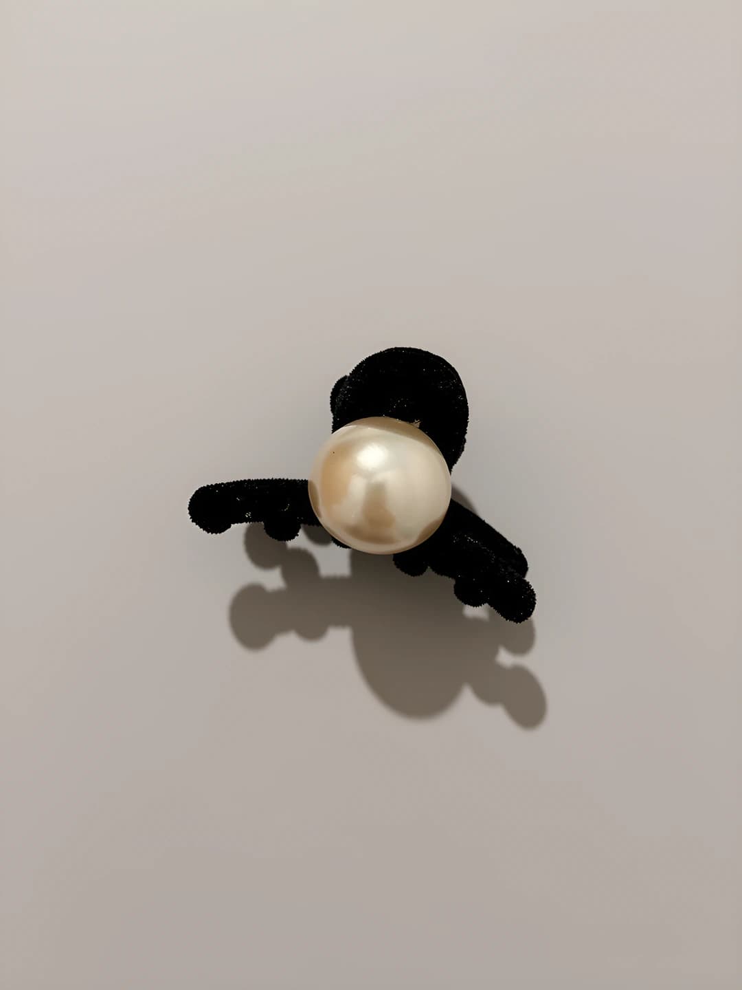 2# Champagne pearl velvet claw clip 4 cm