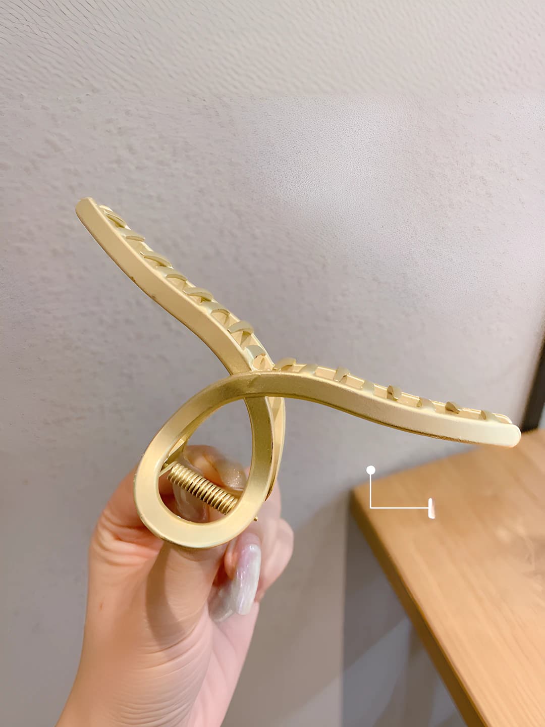 Large gold matte smooth 10.5 cm