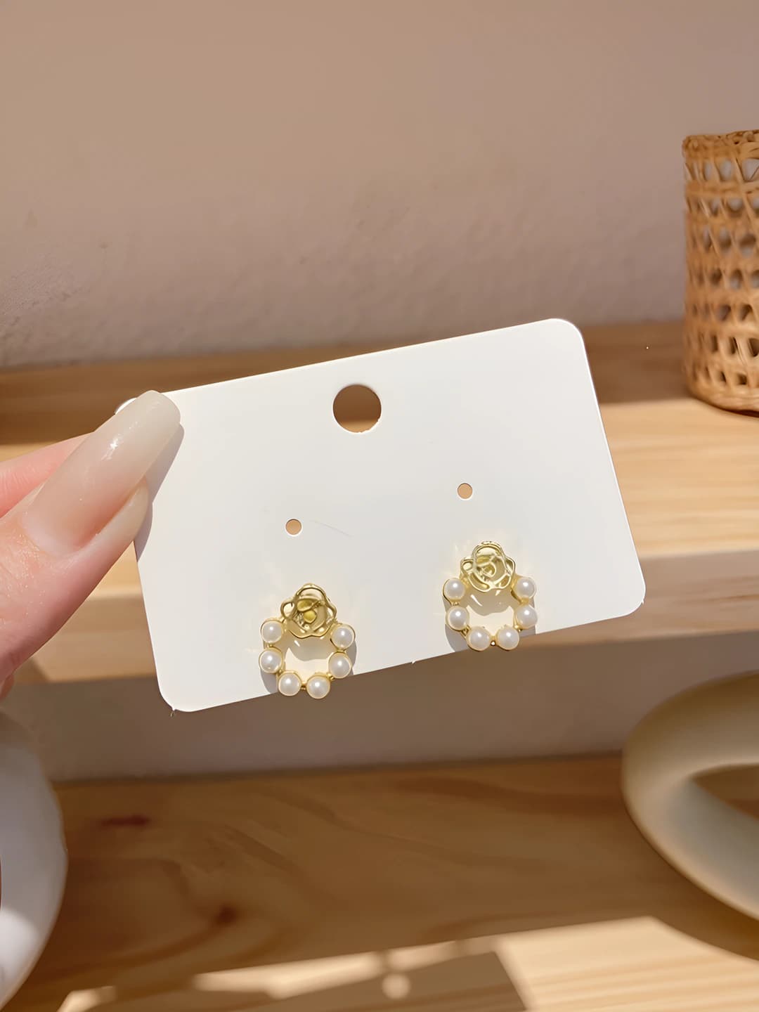 Pearl rose earrings