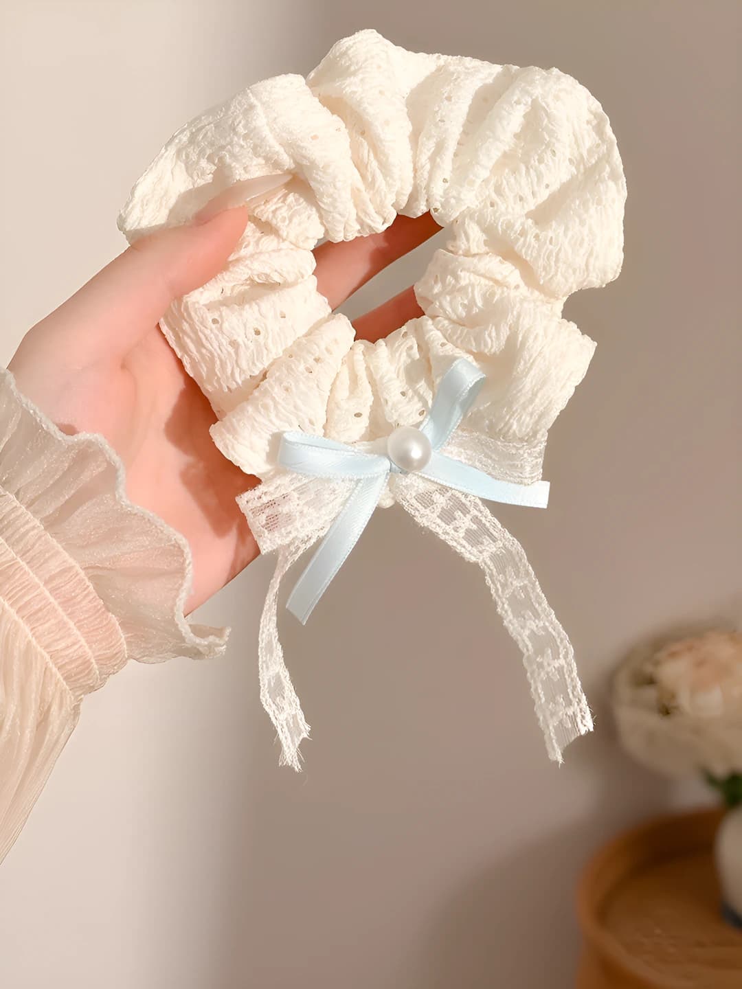 Off-white bow, 12.5 cm