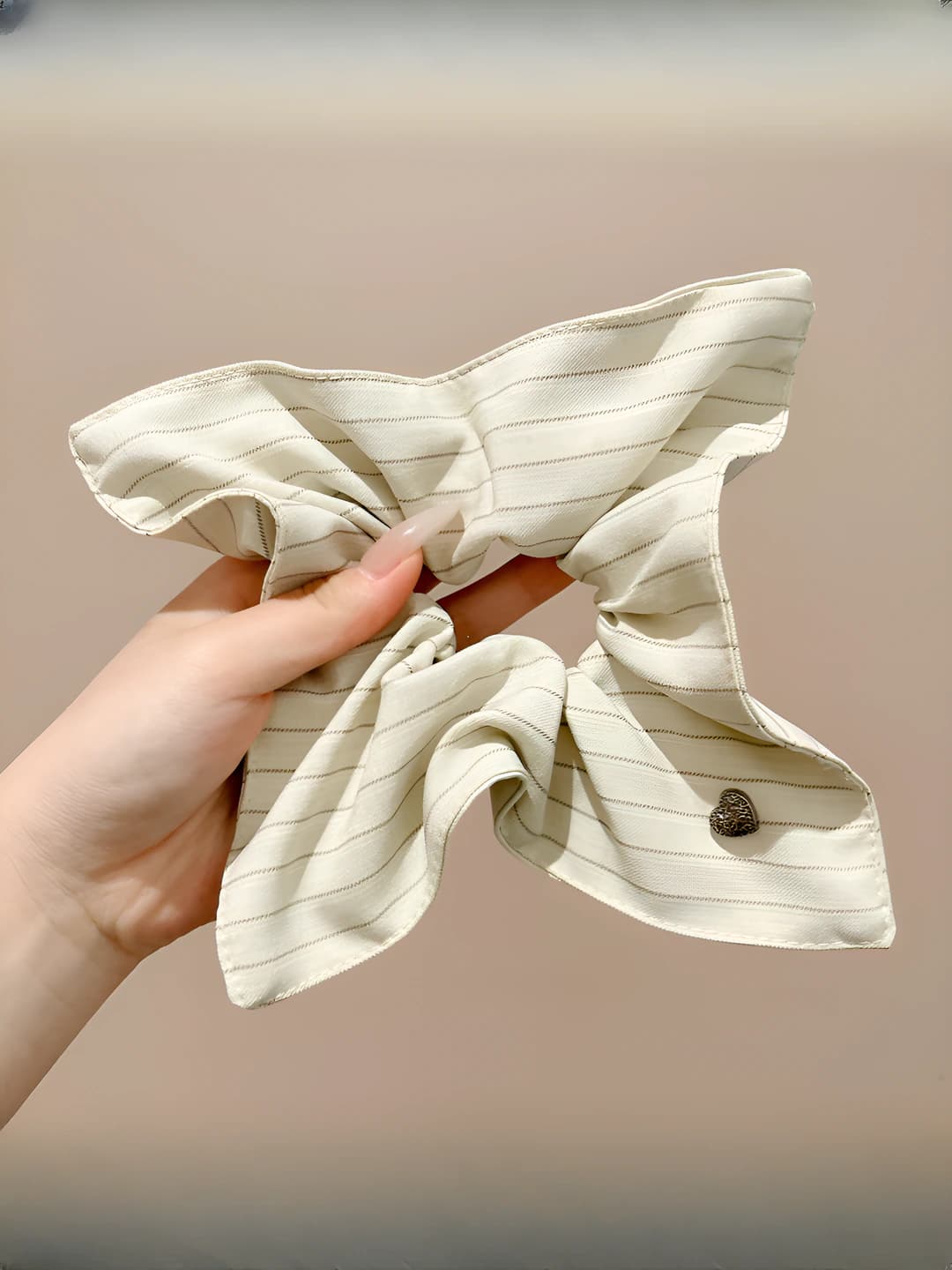 4# Heart striped - square, off-white, ~22*22 cm