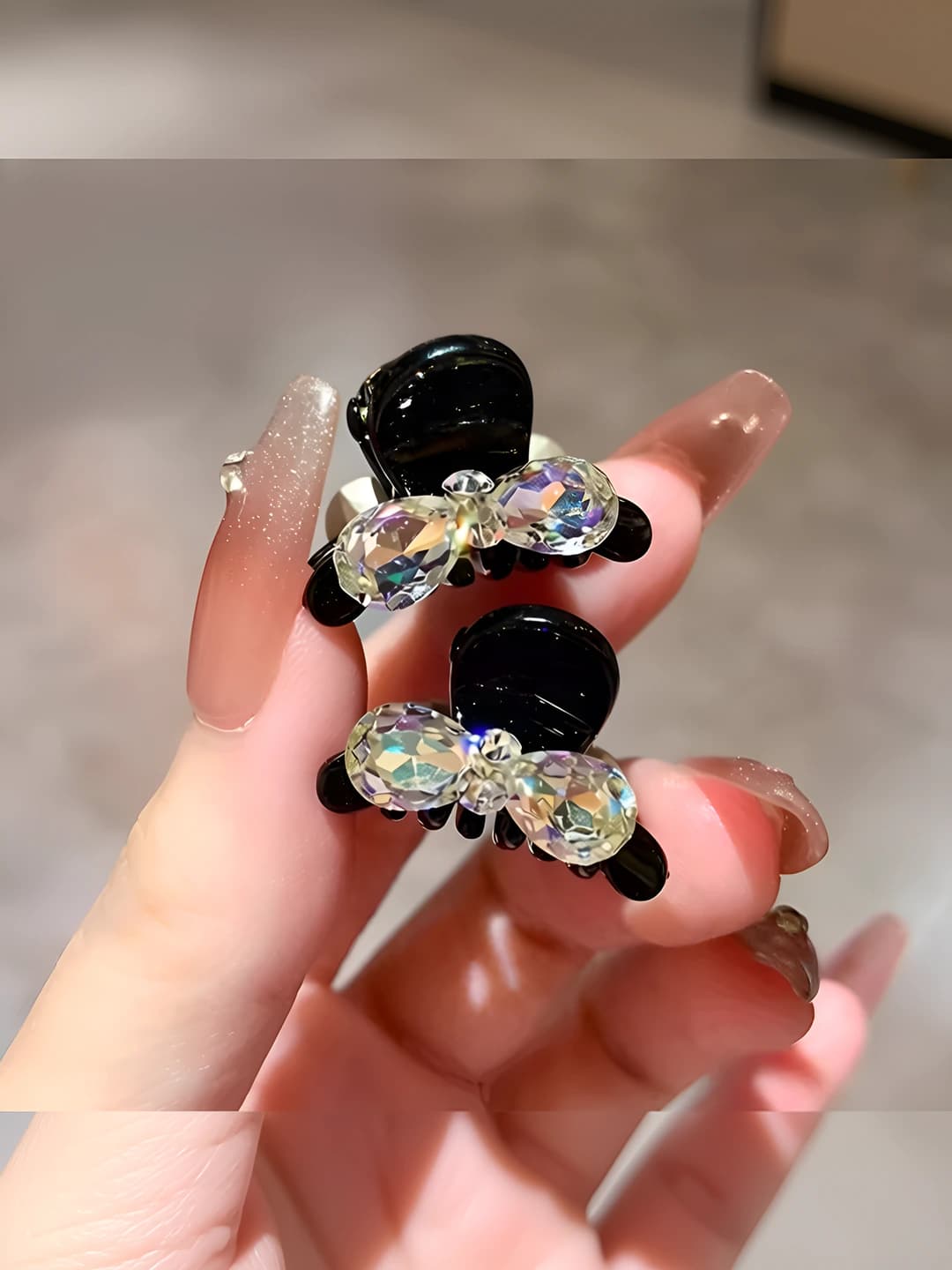 Silver-white rhinestone clip 1 pc