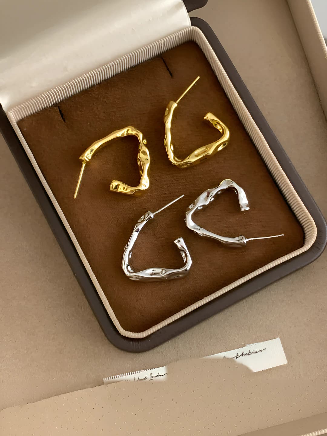 Женские серьги-гвоздики треугольной формы из меди с 18K палладиевым покрытием