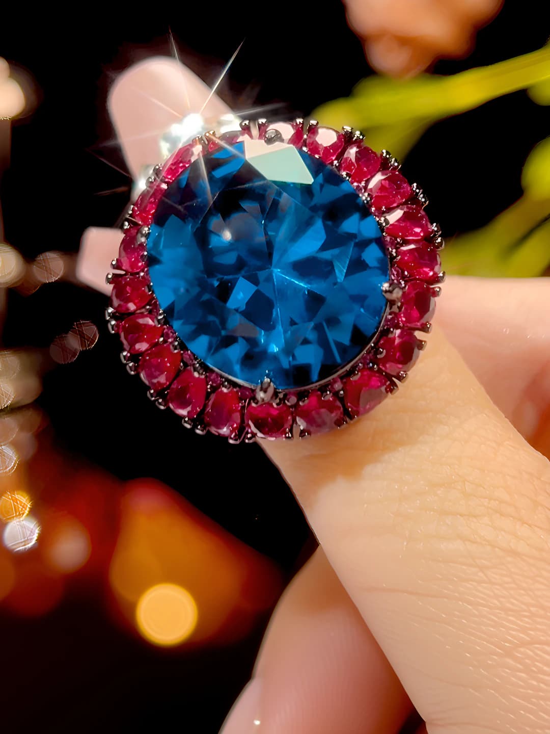 Qora-oltin-ko'k spinel halqa