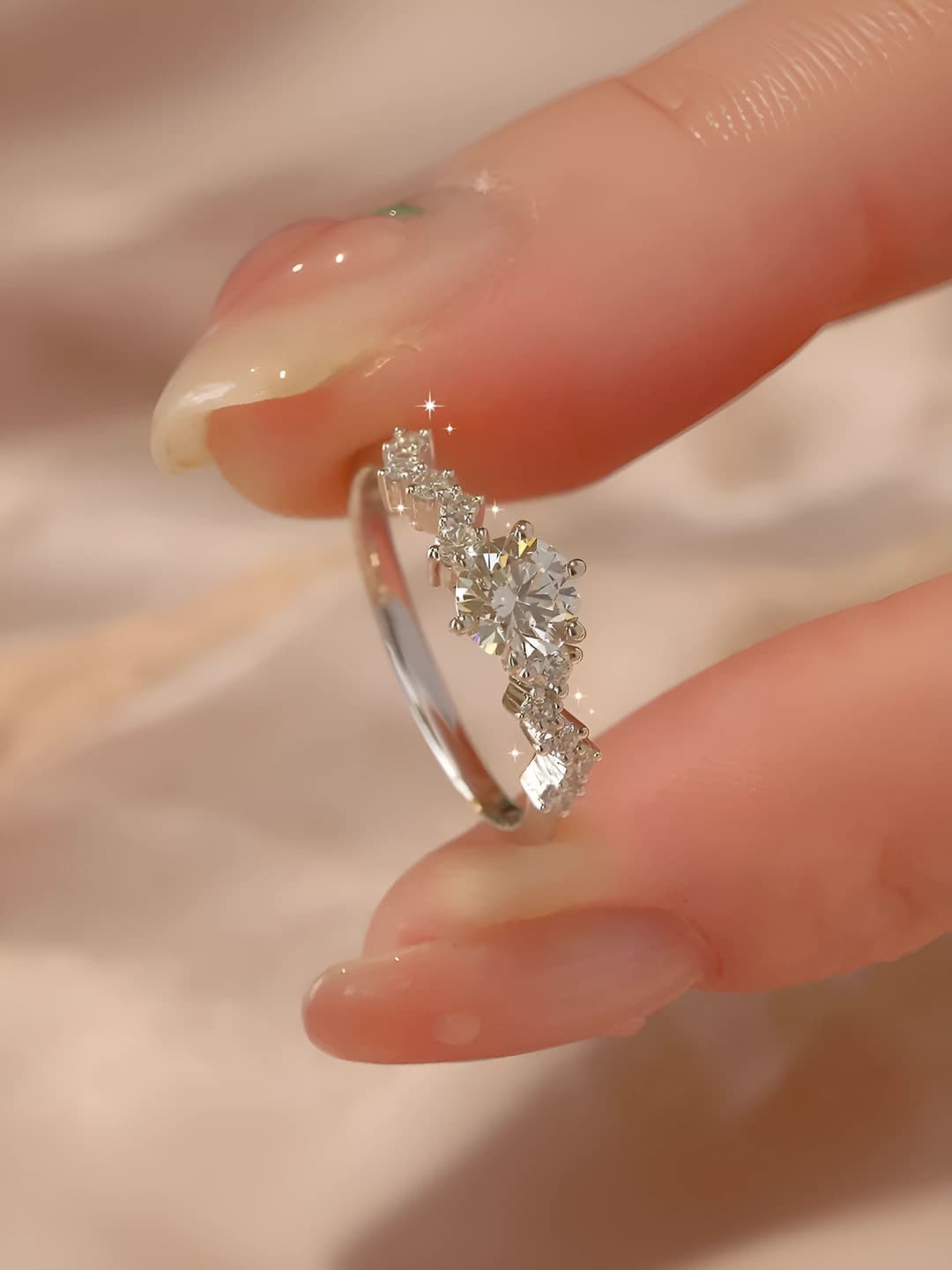 Ayollar uchun 1 karat mosanite toshli shafaq rangli 18K oltin halqa, oq oltin, nikoh halqasi